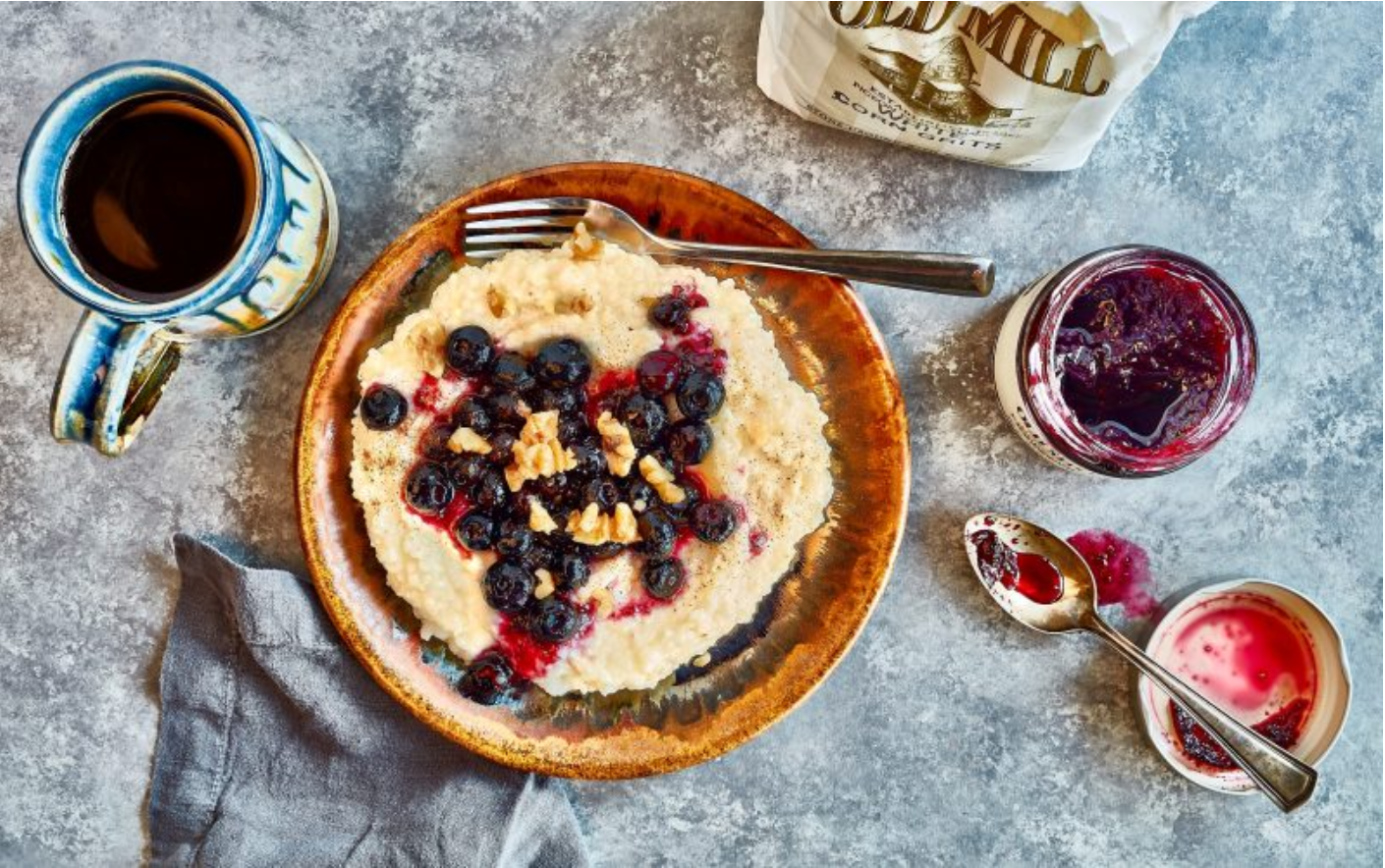 Sweet Breakfast Grits with Brown Sugar and Blueberries