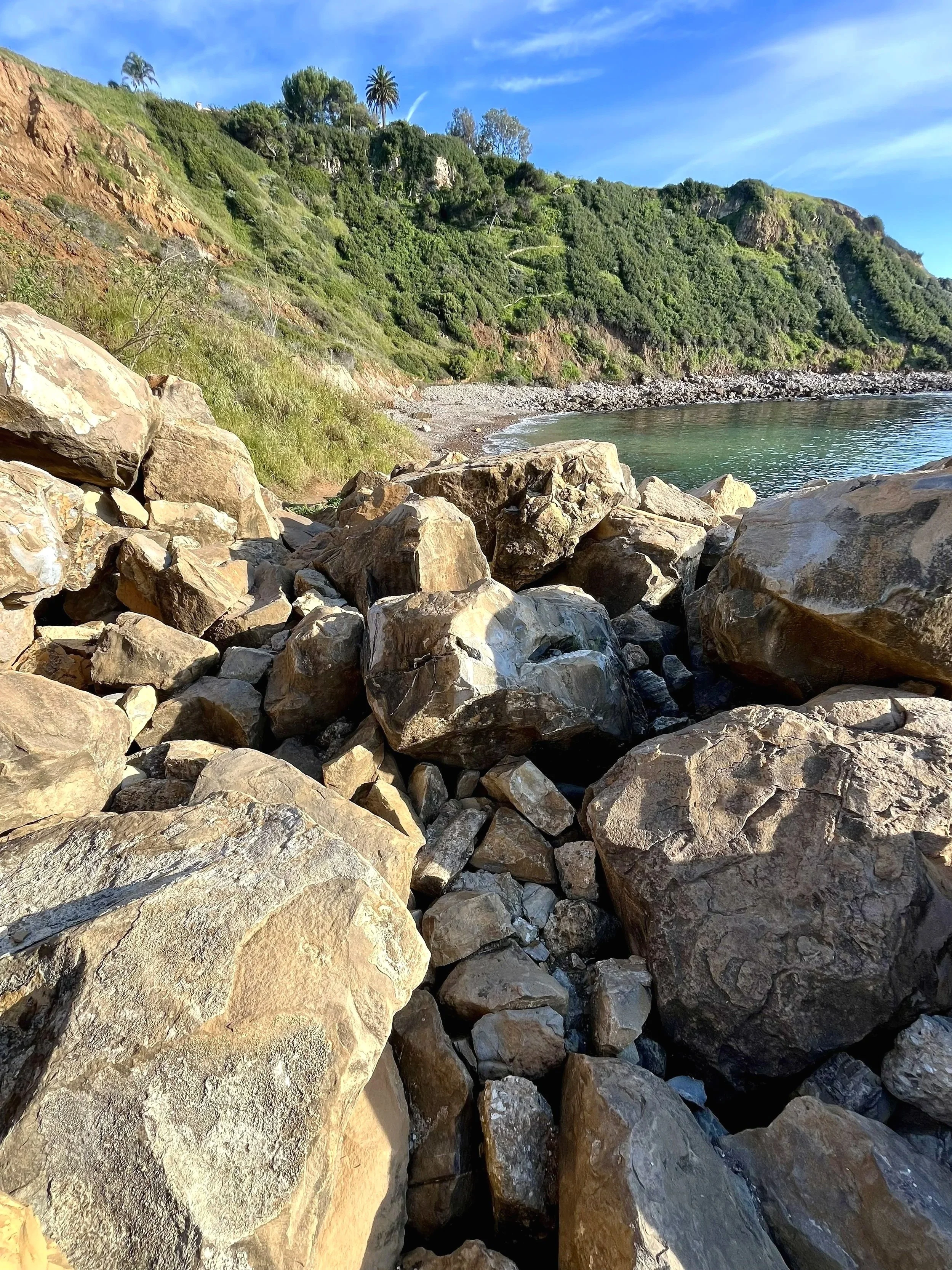Boulder pile of Christmas Tree Cove, Palos Verdes