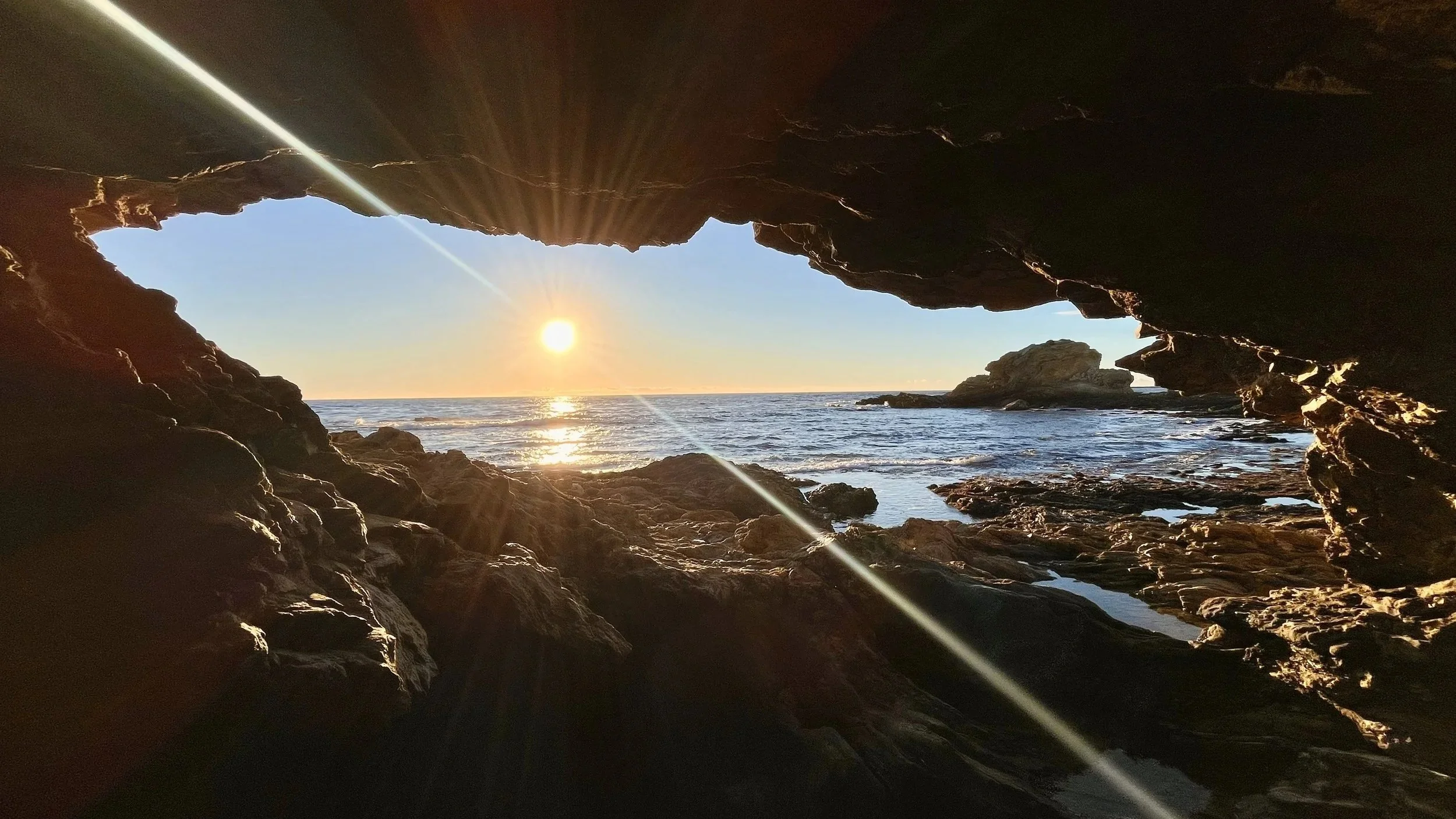 Newport Beach shore cave at Cameo Shores