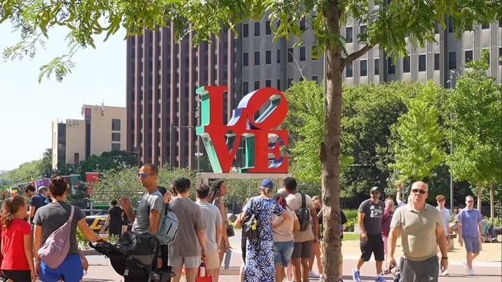 We hit City Hall and LOVE Park to ask locals some interesting questions:
🇺🇸 Who should be our new national mascot?
🧑‍⚖️ Which founding father or president would you hang with on the 4th?
💼 And what’s their opinion on the recent Distric