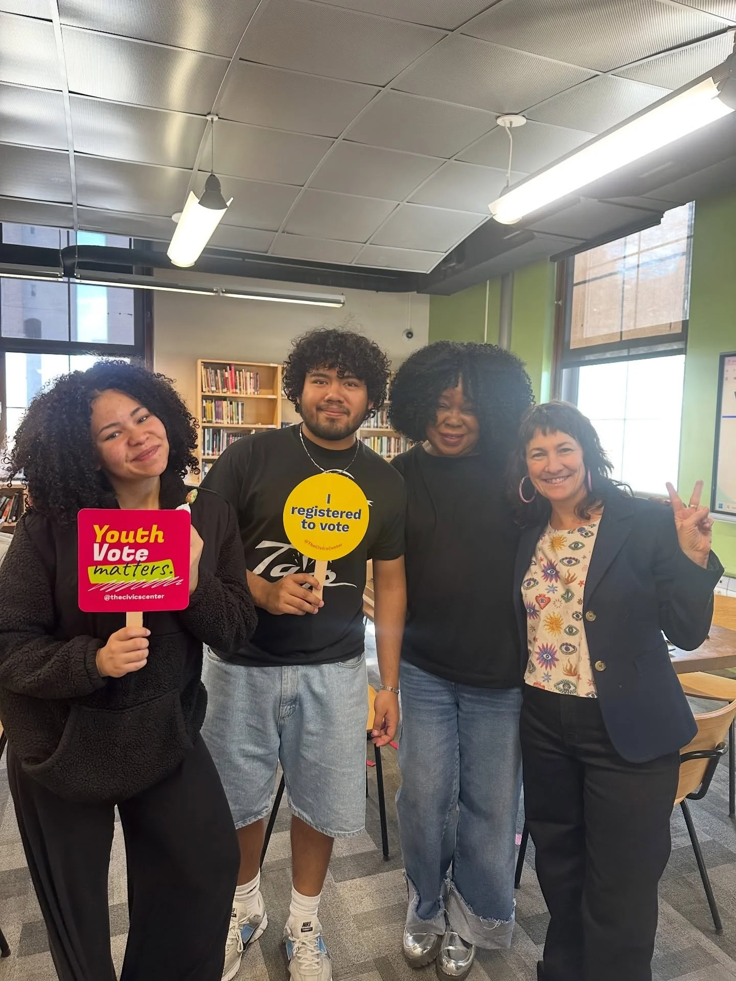 Regina Holley and our Youth Democracy &amp; Civic Engagement Consultant Beth Sondel hosted a voter registration drive at Pittsburgh Science &amp; Technology Academy 🗳️

During the event, they helped high school students learn about the voter registr