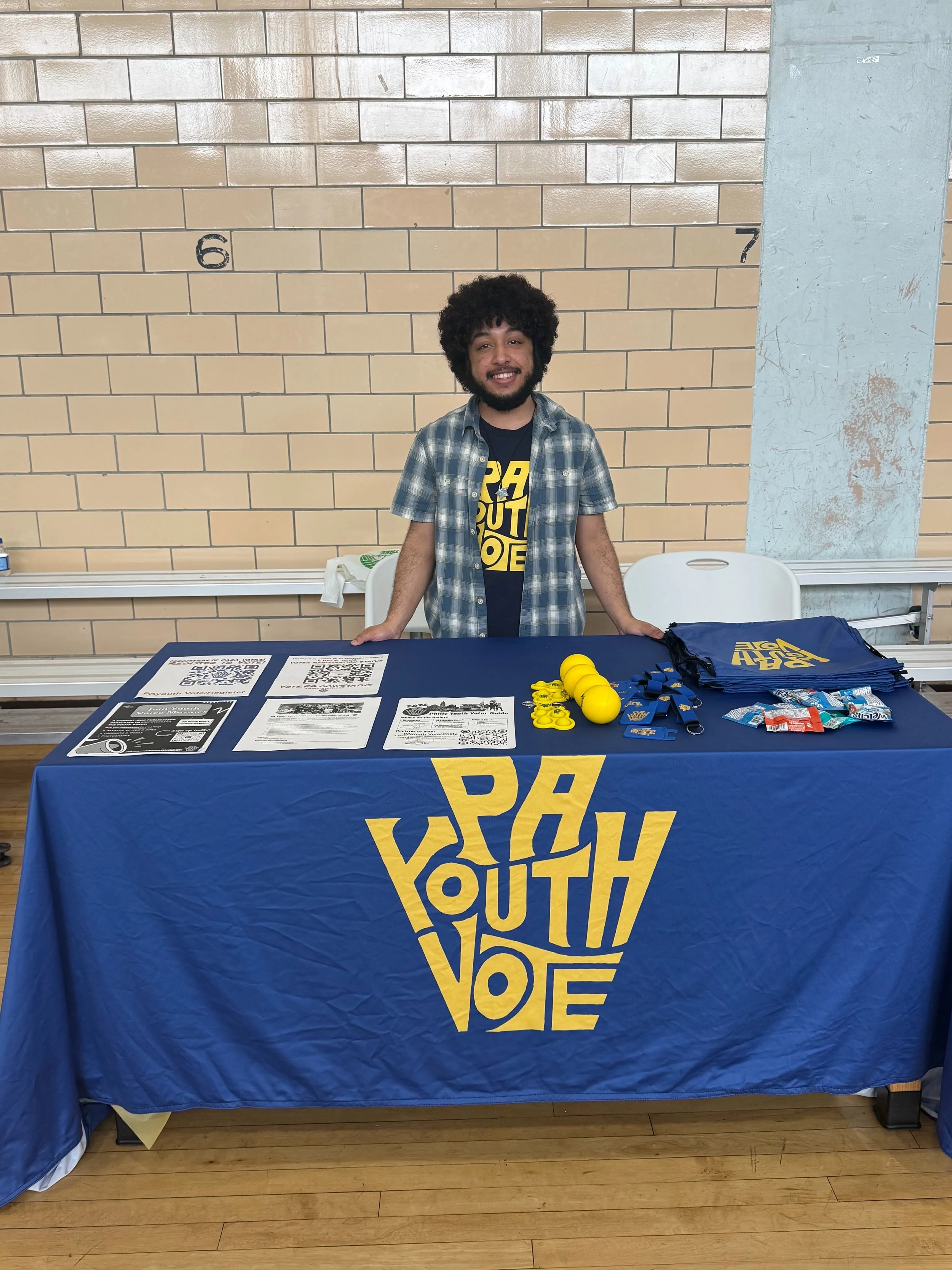 Ethan attended the Union Experience Fair at Hill-Freedman World Academy, hosted by AFL-CIO 🙌🏽

This marked the first time the school held a Union Experience Fair, and the energy showed students were highly engaged, asking questions, and actively co