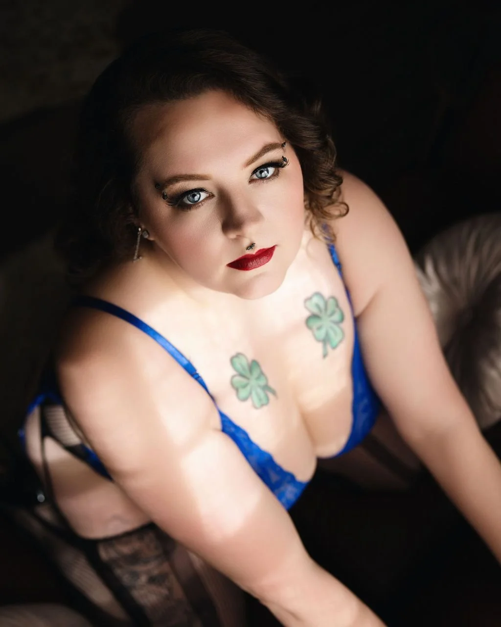 You&rsquo;ve been told your power is in the way you look.

It&rsquo;s not.

It&rsquo;s in the way you look back. Steady, unbothered, knowing exactly what you&rsquo;re capable of. Beauty attracts attention. Presence holds it.

And when you meet the ga