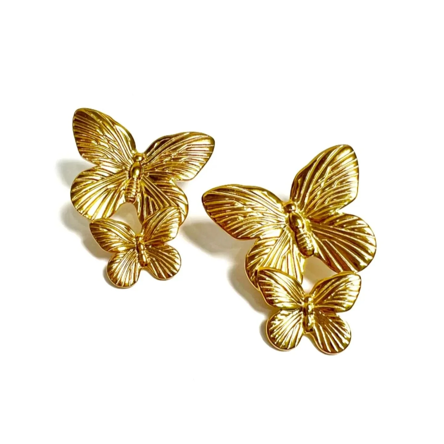 Is anyone else crushing on everything 90s butterfly right now ? ✨ Pair with crochet waistcoats for the ultimate throwback. &quot;Francesca&quot; has been restocked on our website in time for payday 🛒🙌🏻