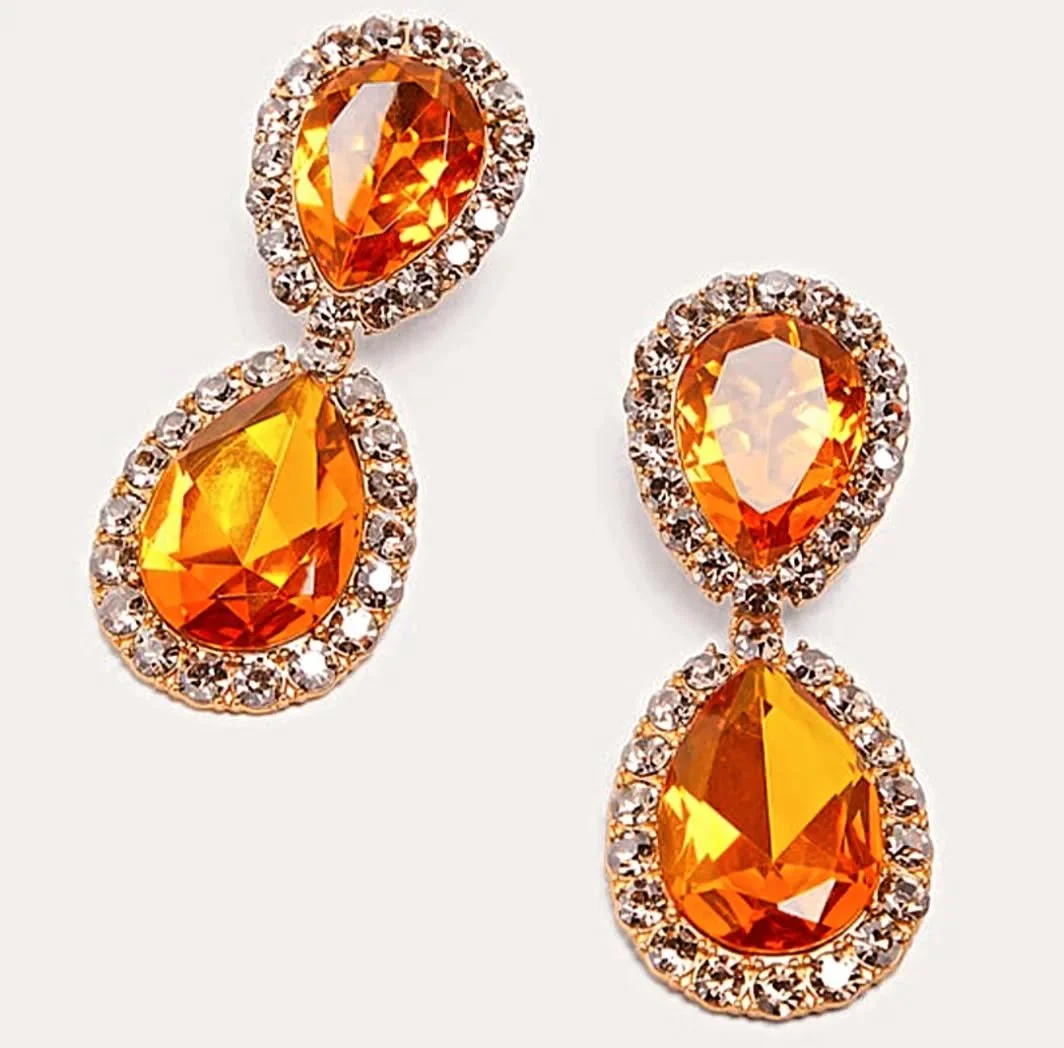 From bold gold hoops to oversized , eye-catching designs, the perfect pair is all about expressing your unique taste. ✨ The key? Don't be afraid to rock accessories that demand attention and turn heads. ✨ #StatementEarrings #StreetStyle #BoldAccessor