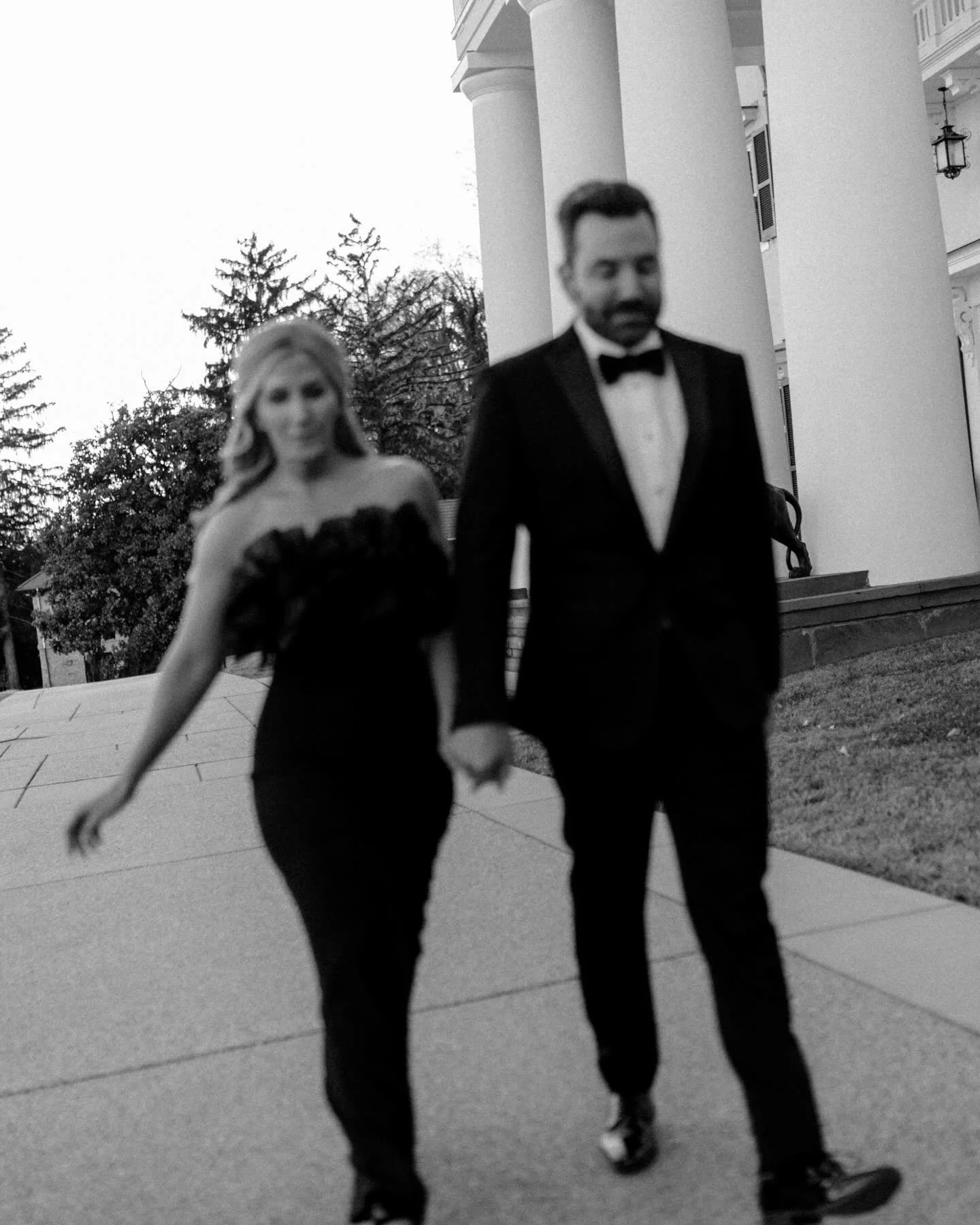 When your clients&rsquo; response to their gallery is &ldquo;But how am I supposed to choose a Christmas card photo!?&rdquo;, it&rsquo;s a good problem to have 🎄😉 (Also, peep the dog in the last 2 pics.)