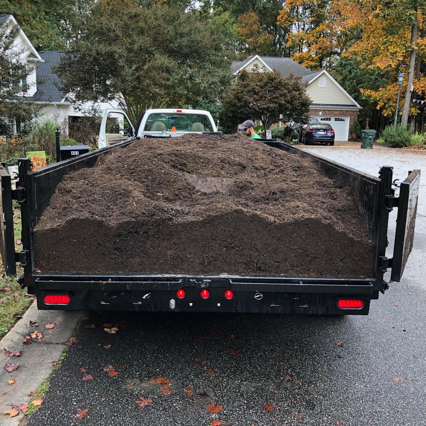 MULCH INSTAL:

It sure has been rainy recently but that hasn&rsquo;t stopped us!  Recently put out 15 yards of mulch for a fresh start this spring