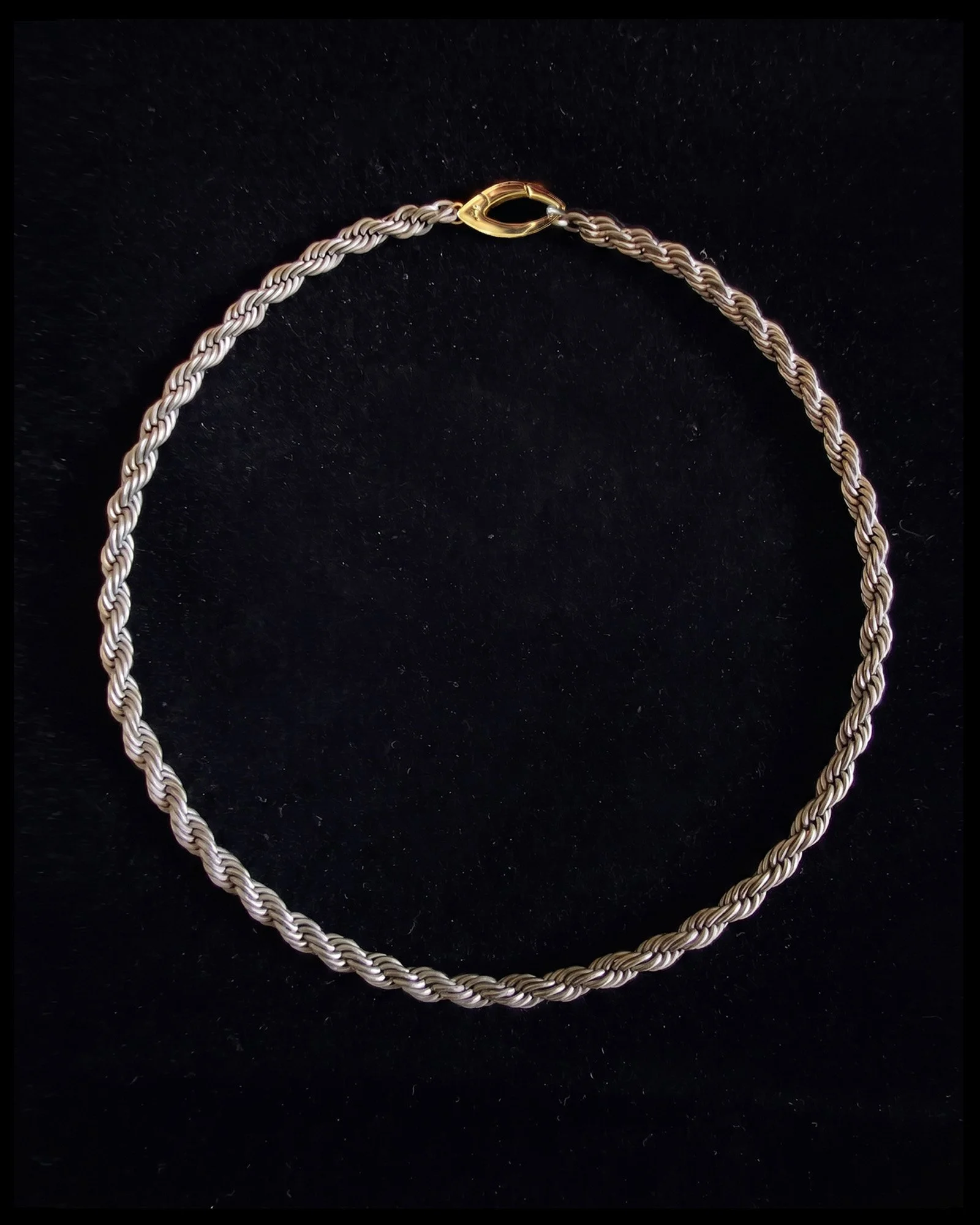 Cord necklace3.jpg