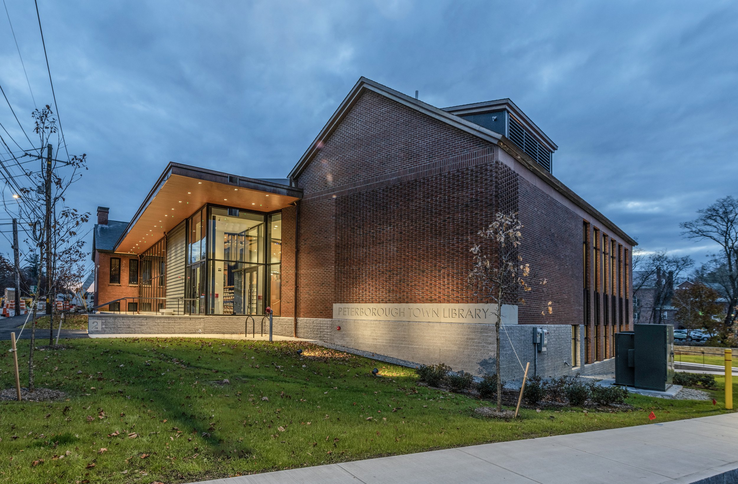 02PeterboroughTownLibrary_PeterVanderwarker.jpg
