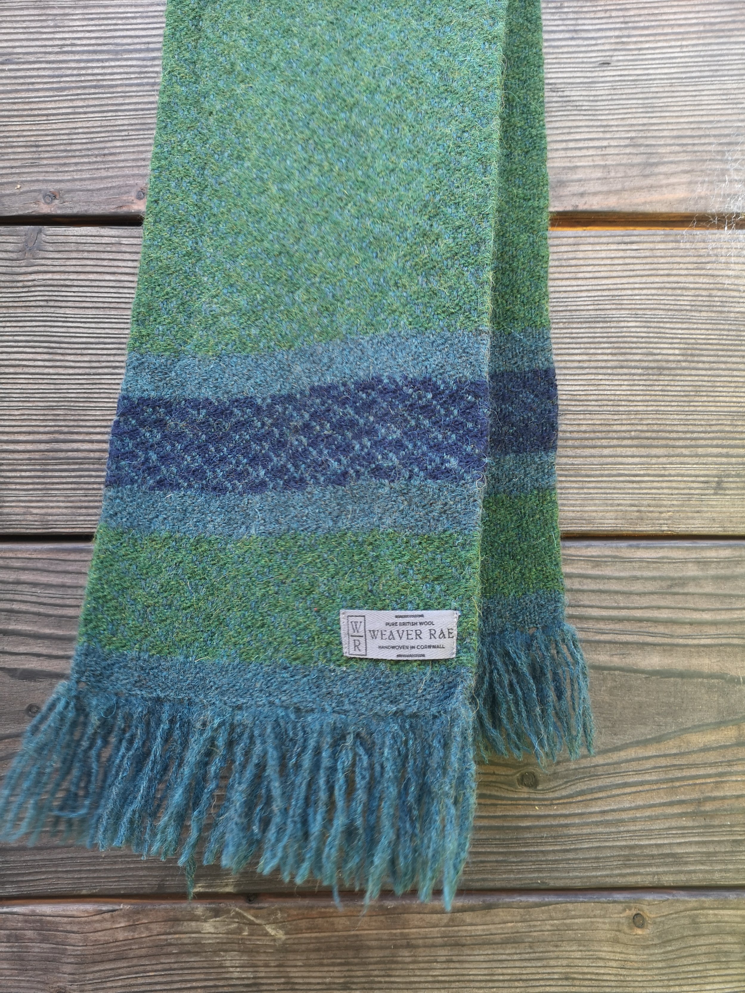 BRITISH WOOL ARTISAN HANDWOVEN HEIRLOOM BLANKET SCARVES, WRAPS and