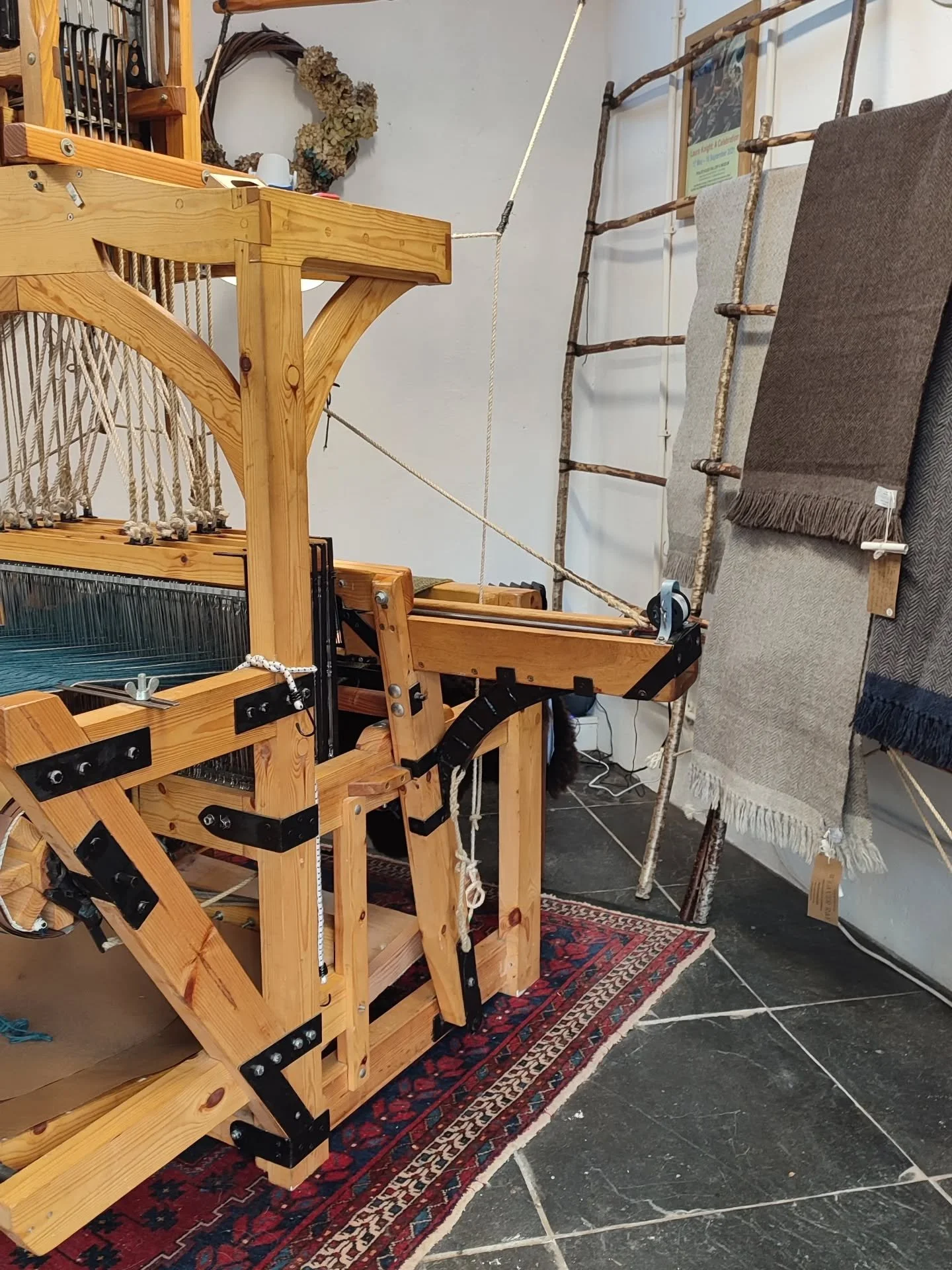 &bull; STUDIO DAY &bull; Step into my handweaving studio, where I make beautiful and useful things of #britishwool all on my homemade #loom, crafted for me by love. 

I'm now based at the Old Smithy in the village, and my neighbours are a silversmith