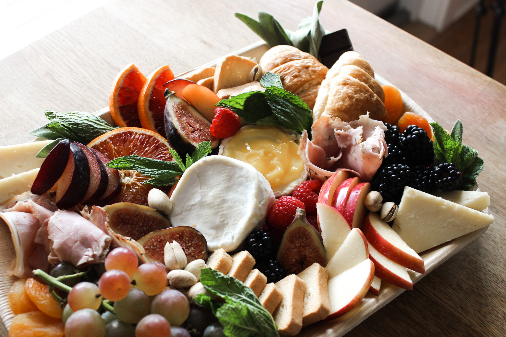 How to Make a Simple Cheese Board - Barefeet in the Kitchen