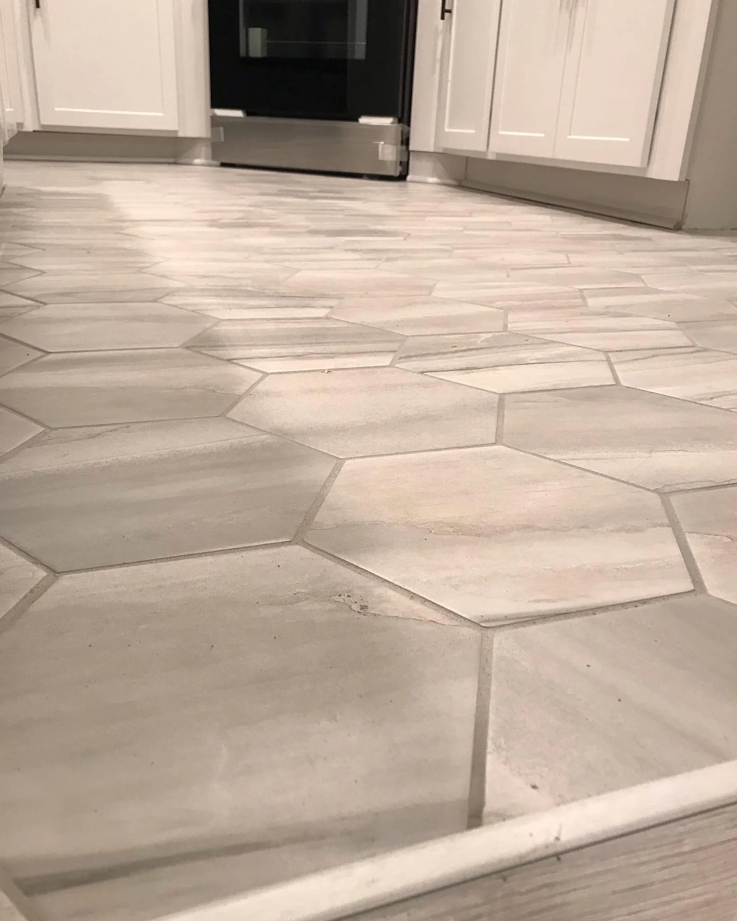 Kitchen Renovation with 6-inch hexagon tile 😍 @ambitionrenovation 

#tile #tilefloor #tileinstallation #tilearizona #arizonatile #remodel #remodeling #renovation #ambitionrenovation #hexagontiles #hexagon #kitchenremodel