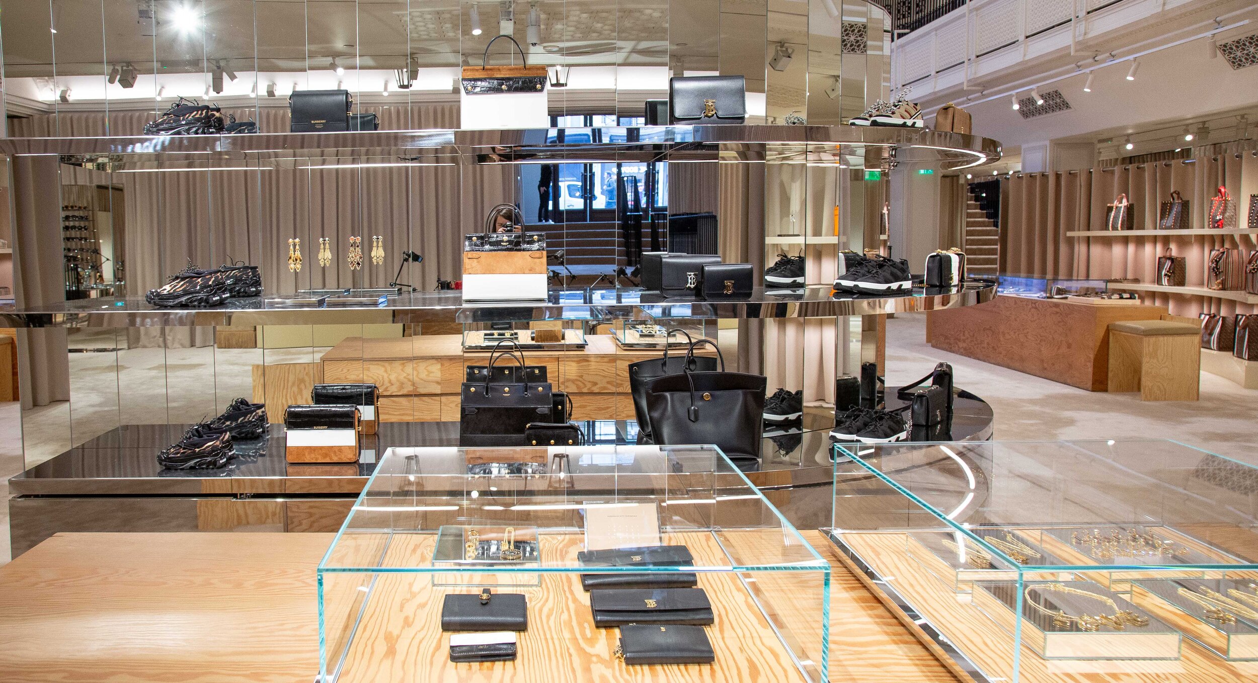 REGENT ST 05 11 19-25.jpg