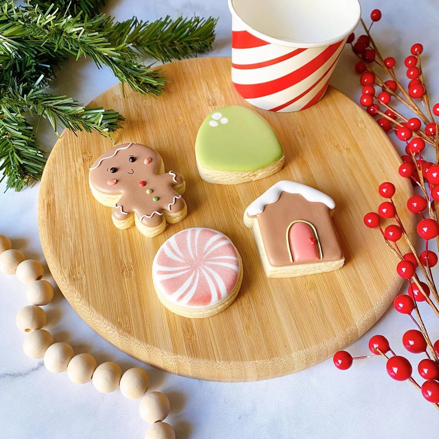 🎄Christmas Presale ROUND 1! 🎄
Presale starts today (12/5) @ 6pm and will close on Wednesday 12/8 @ 9pm. Pick up will be Sunday, 12/12! 
✨Website link in bio!✨ 

This presale has great coworker and teacher gift options! Don&rsquo;t forget to spread 