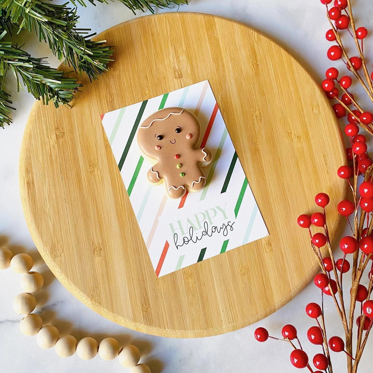 Shoutout to Judit @thesweetdesignsshoppe for creating the cutest Mr. Gingy ever created ✨

Available tonight at 6pm on my website! Pick up on Sunday 12/12. Link will be in bio as usual!