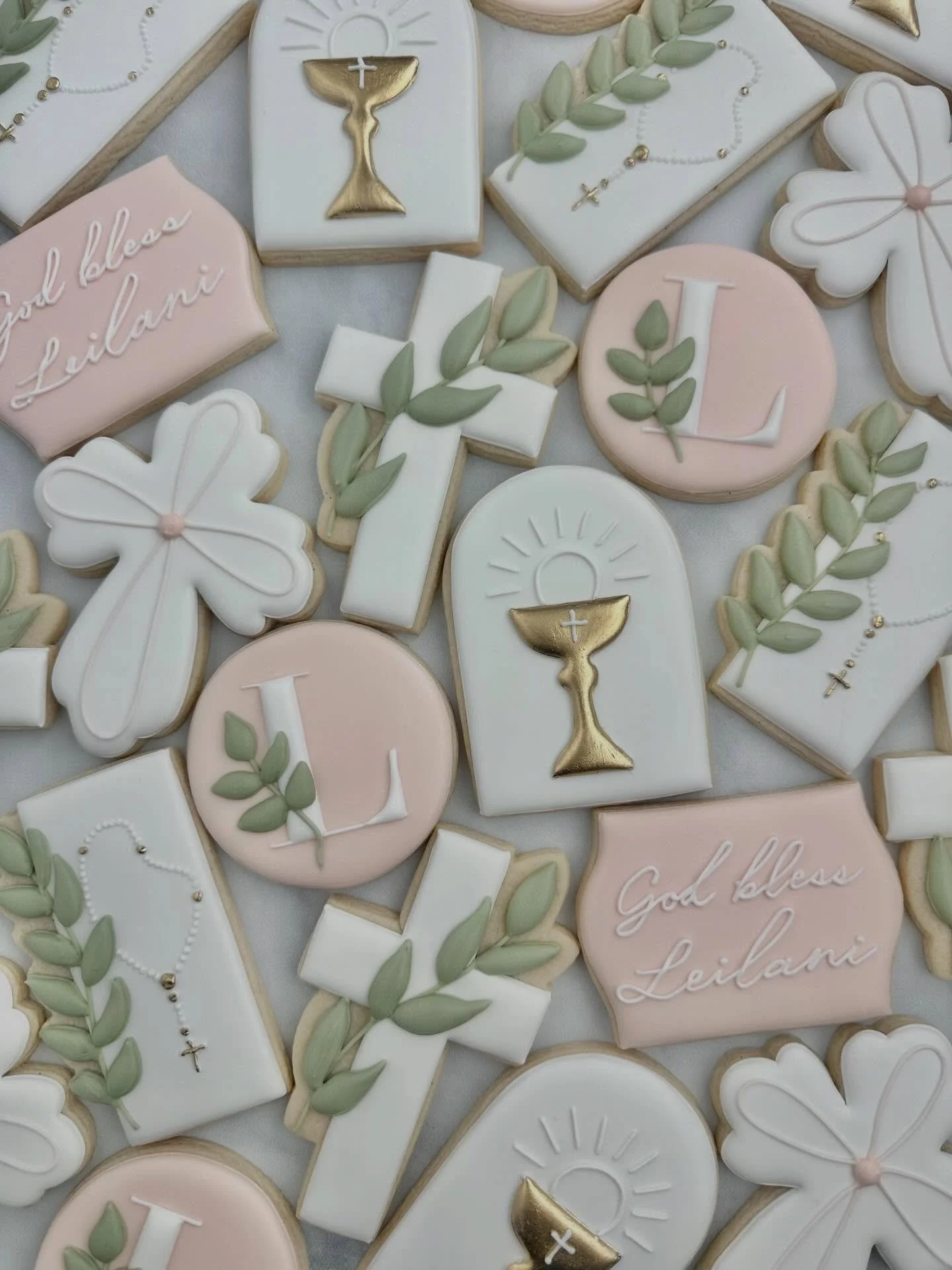 The sweetest religious set ✝️🤲🏻
