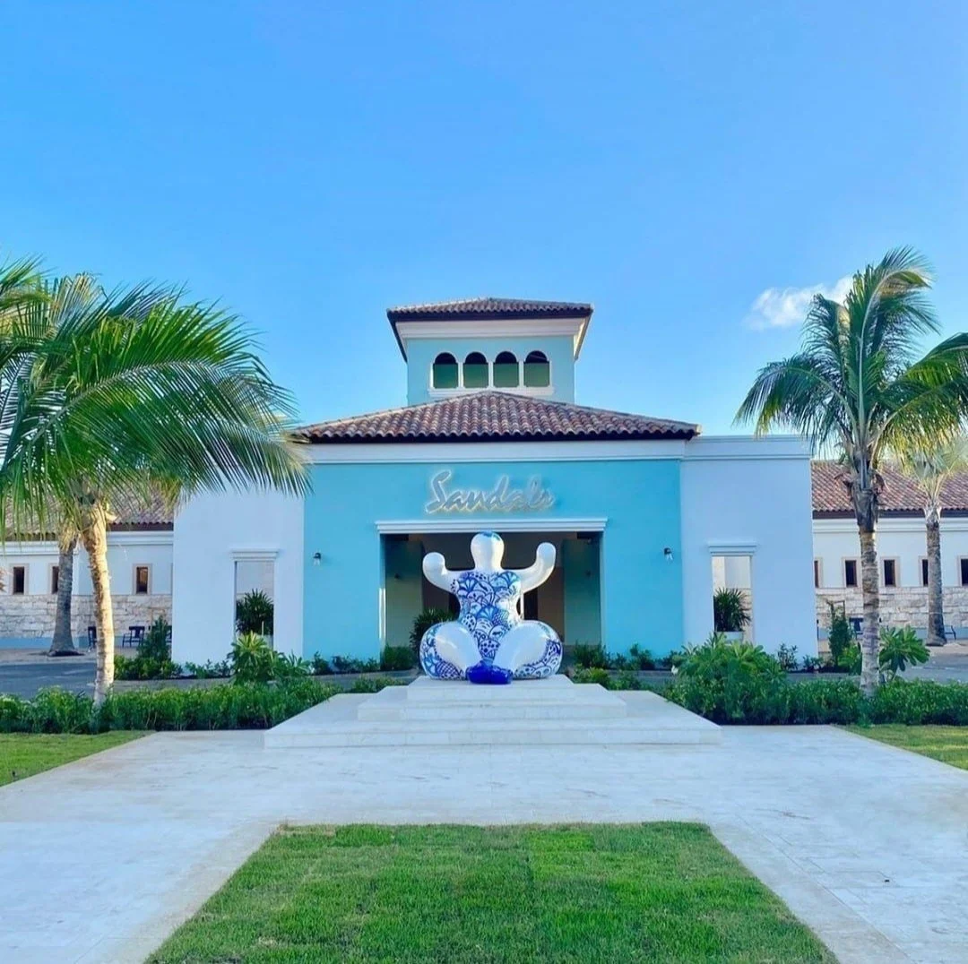 Its time to travel! Sandals newest All Inclusive resort @sandalsroyalcuracao.
✨️2-Level Infinity pool
✨️11 restaurants including 3 food trucks
✨️13 bars
✨️Converible Mini Cooper*
*Contact Simply Something Events for more details. 919-762-6446 
 #book