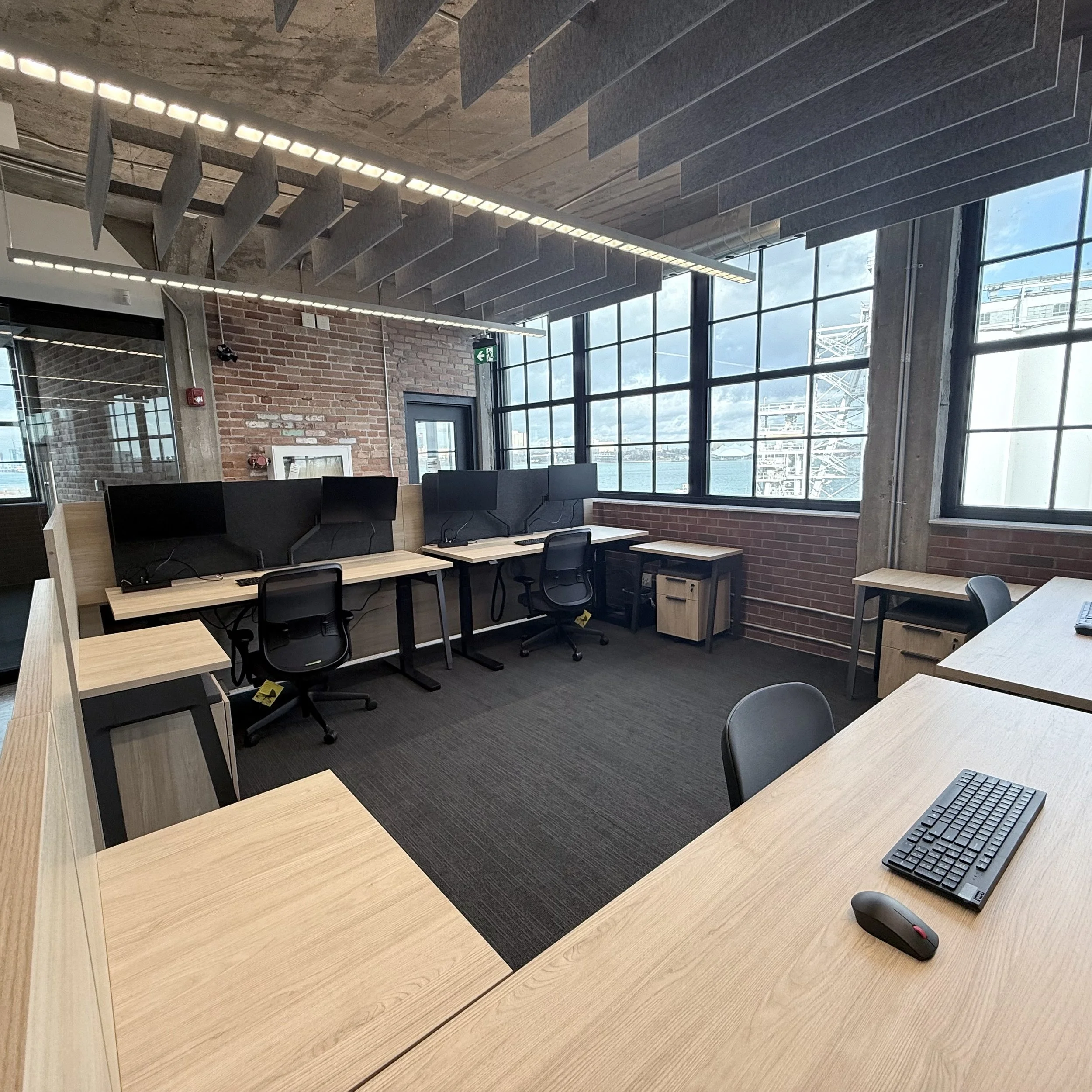 SHIFT Interiors - Teknion Expansion Cityline Height Adjustable Workstations