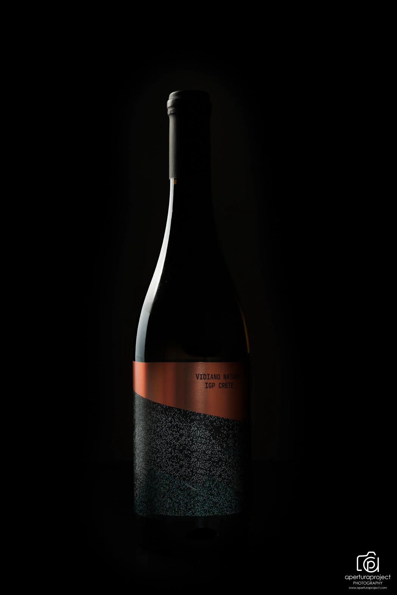 wine_bottle_black_bottle_shot.jpg