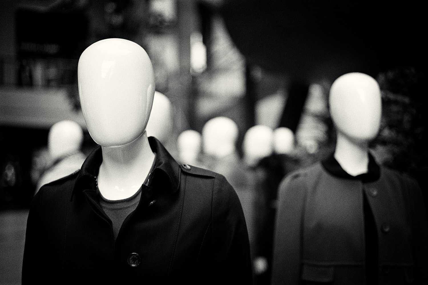 Black and white street photography shot in Belfast by David Cordner