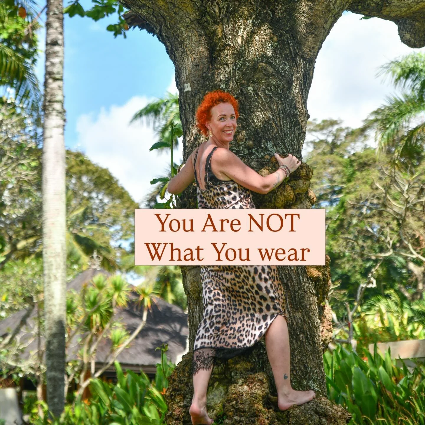 #frequency 

Du er den energien du velger &aring; 
V&AElig;RE 🔥

Det er ikke kl&aelig;rne som avgj&oslash;r,
Det er ikke maskene du bruker for &aring; passe inn,
Det er ikke rollene du tar,
Det er ikke reglene du burde f&oslash;lge&hellip;

Det er D