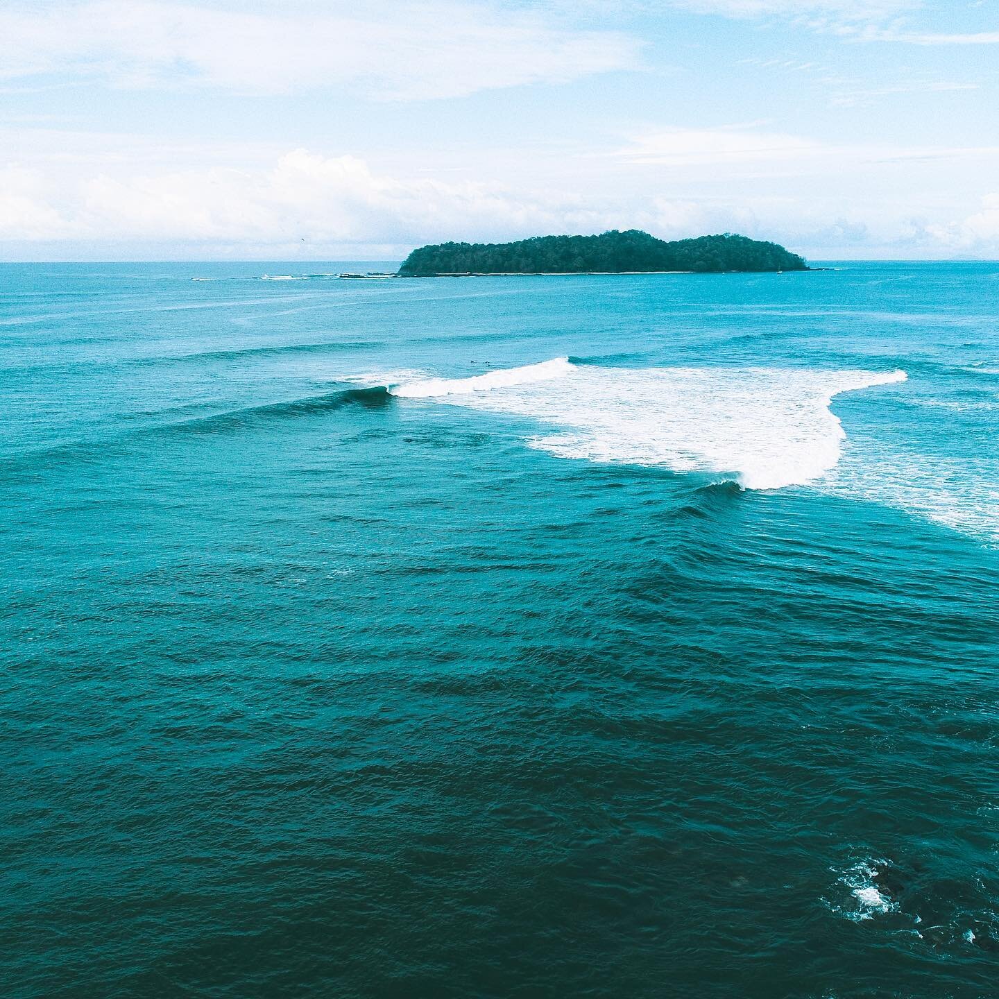 Santa Catalina
- the most famous point break in Panama. 

Did you know there are also other and less intimidating surf spots in Santa Catalina if you are not an advanced surfer (yet)? 😉

Estero beach for example is just around the corner and great i