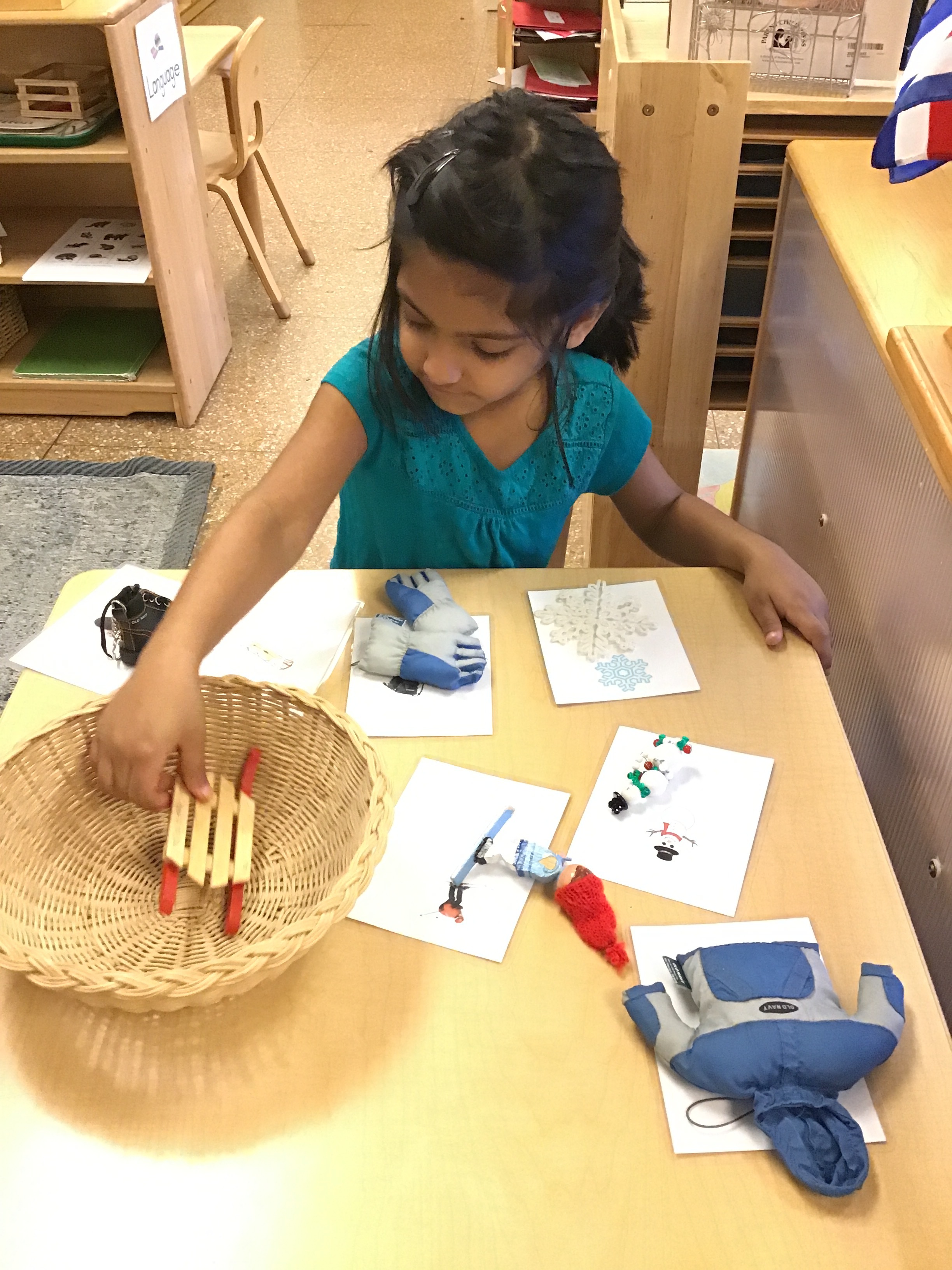 Matching winter objects with their pictures