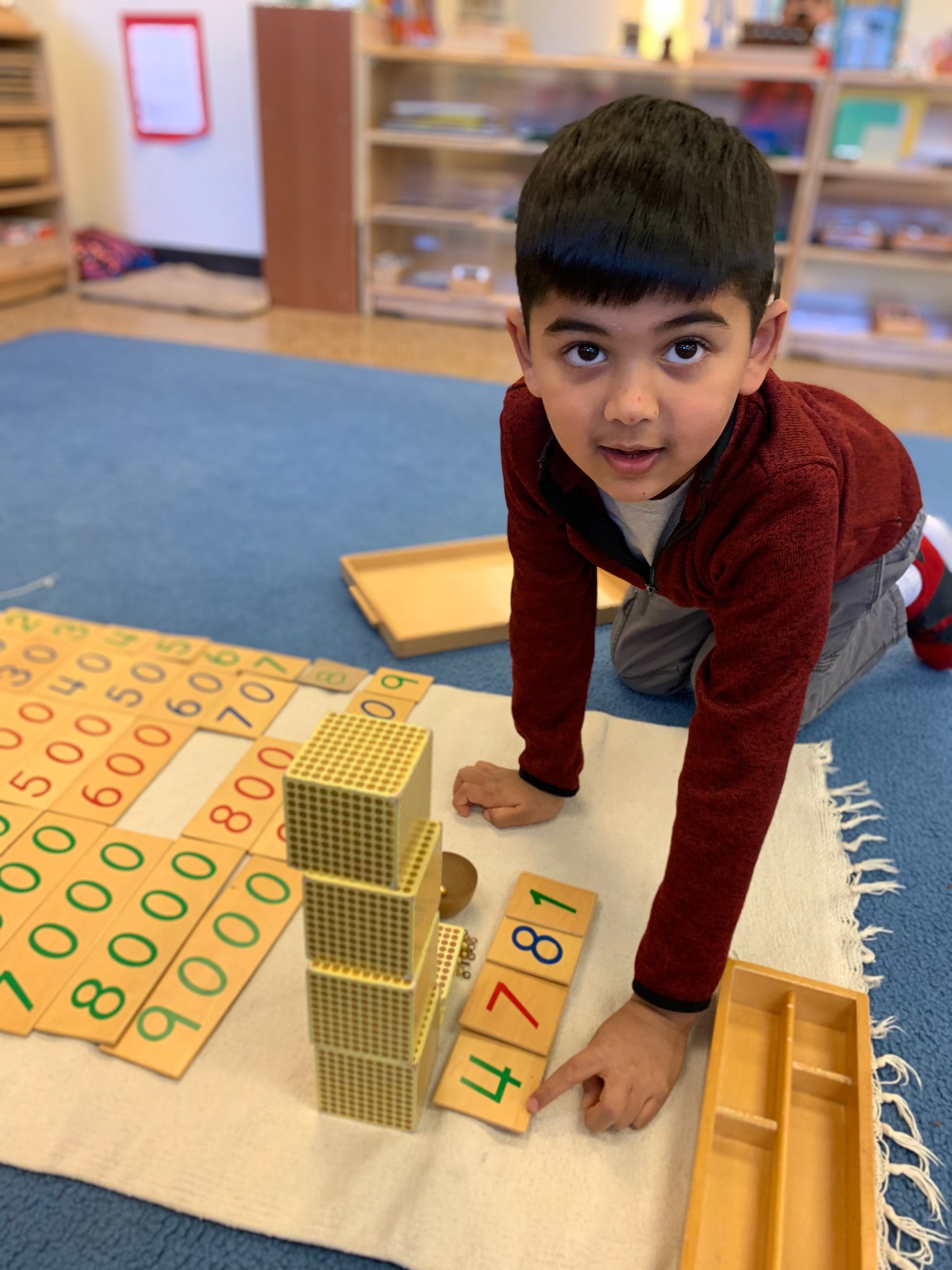 Forming 4-digit numbers with the Golden Beads