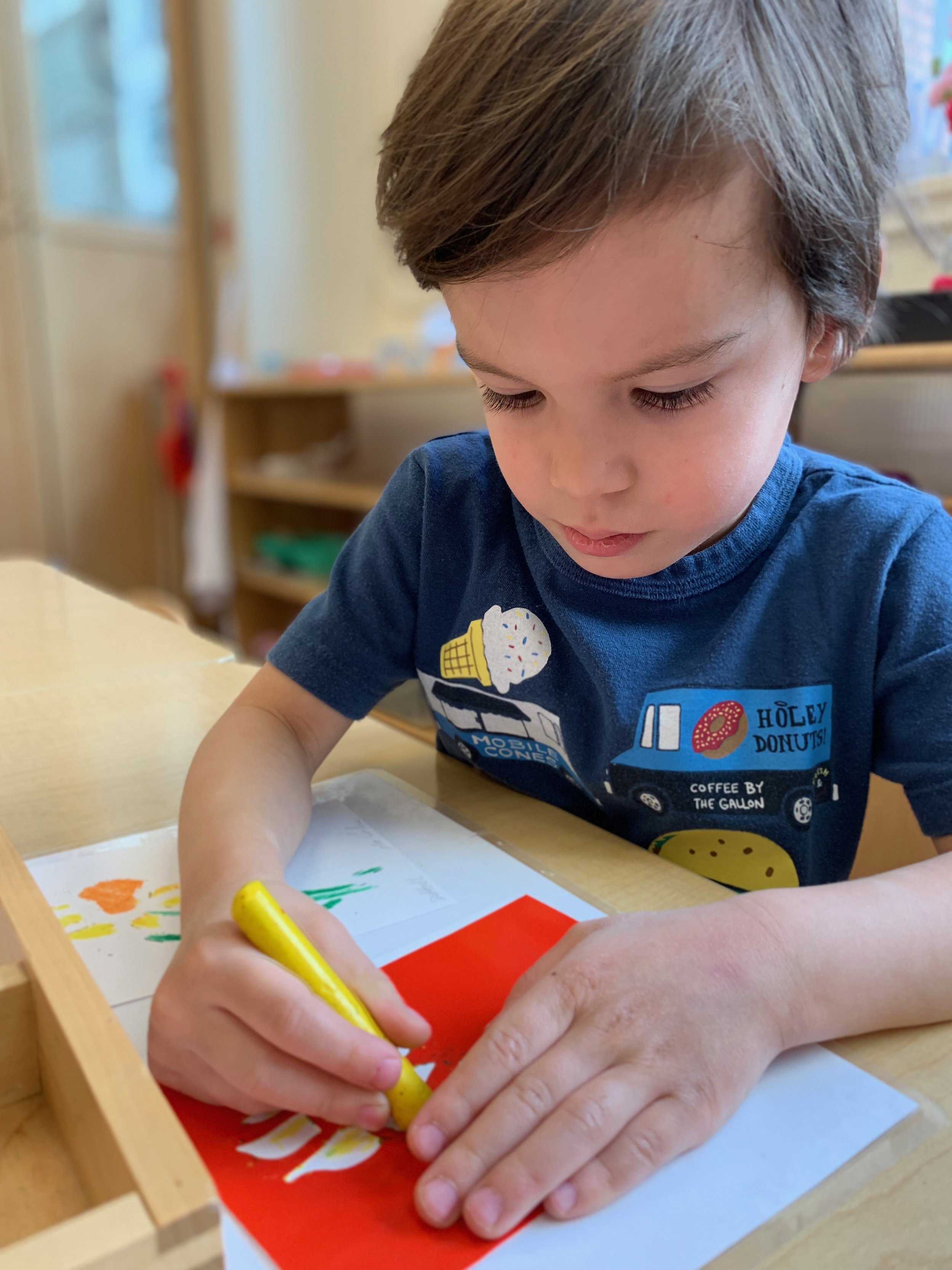 Making a daffodil with a stencil