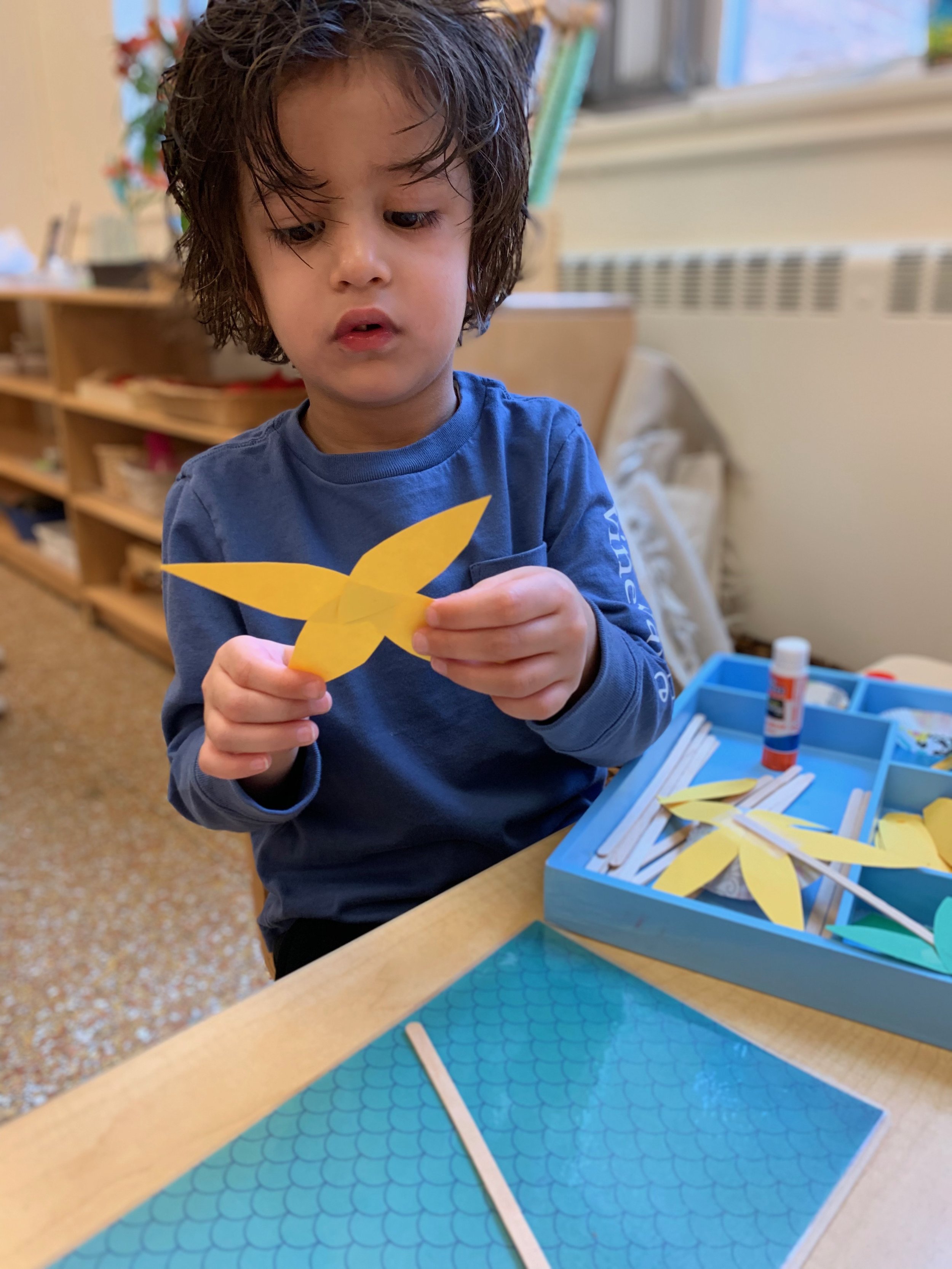 Making a daffodil