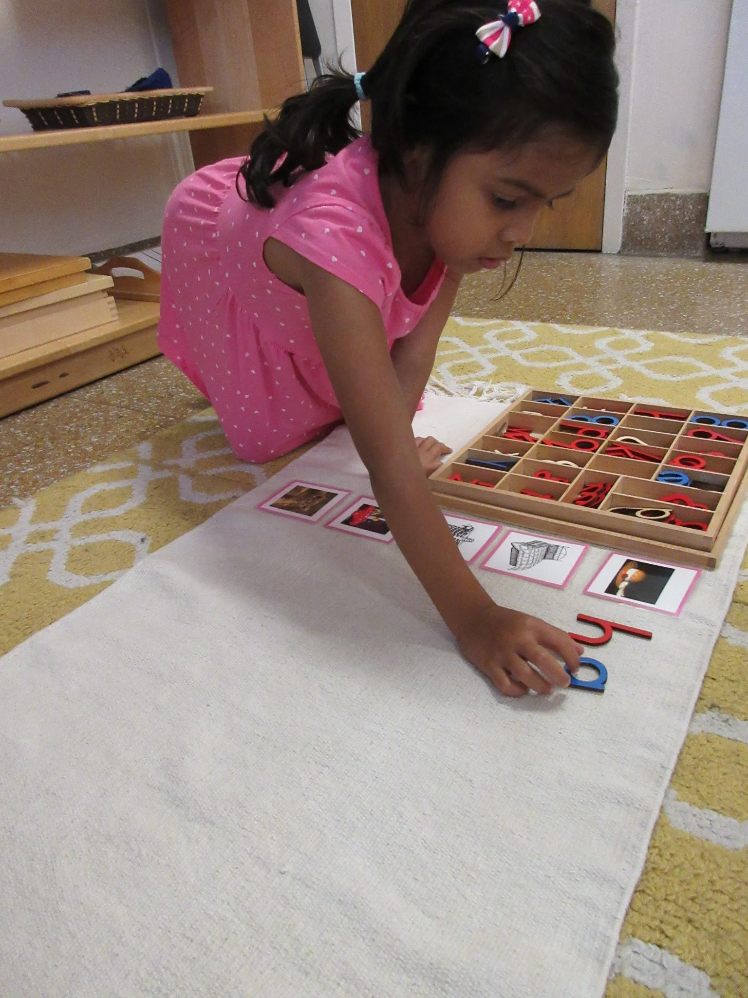 Building words with the Moveable Alphabet 
