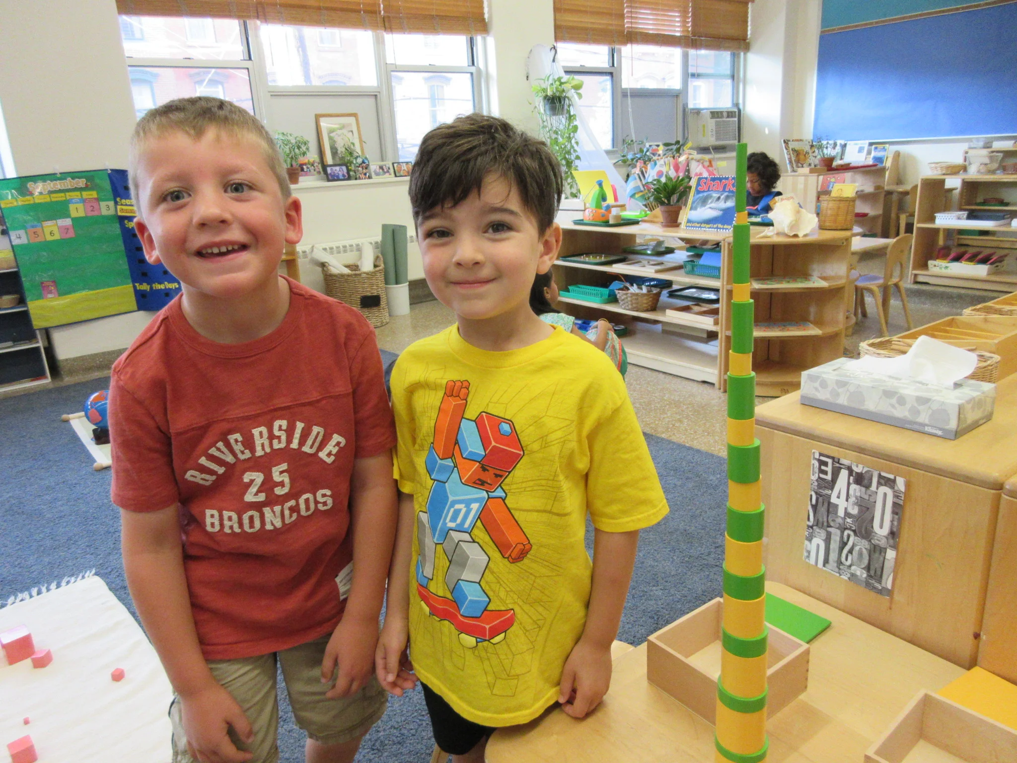 Collaborating to make a pattern with the Knobless Cylinders 