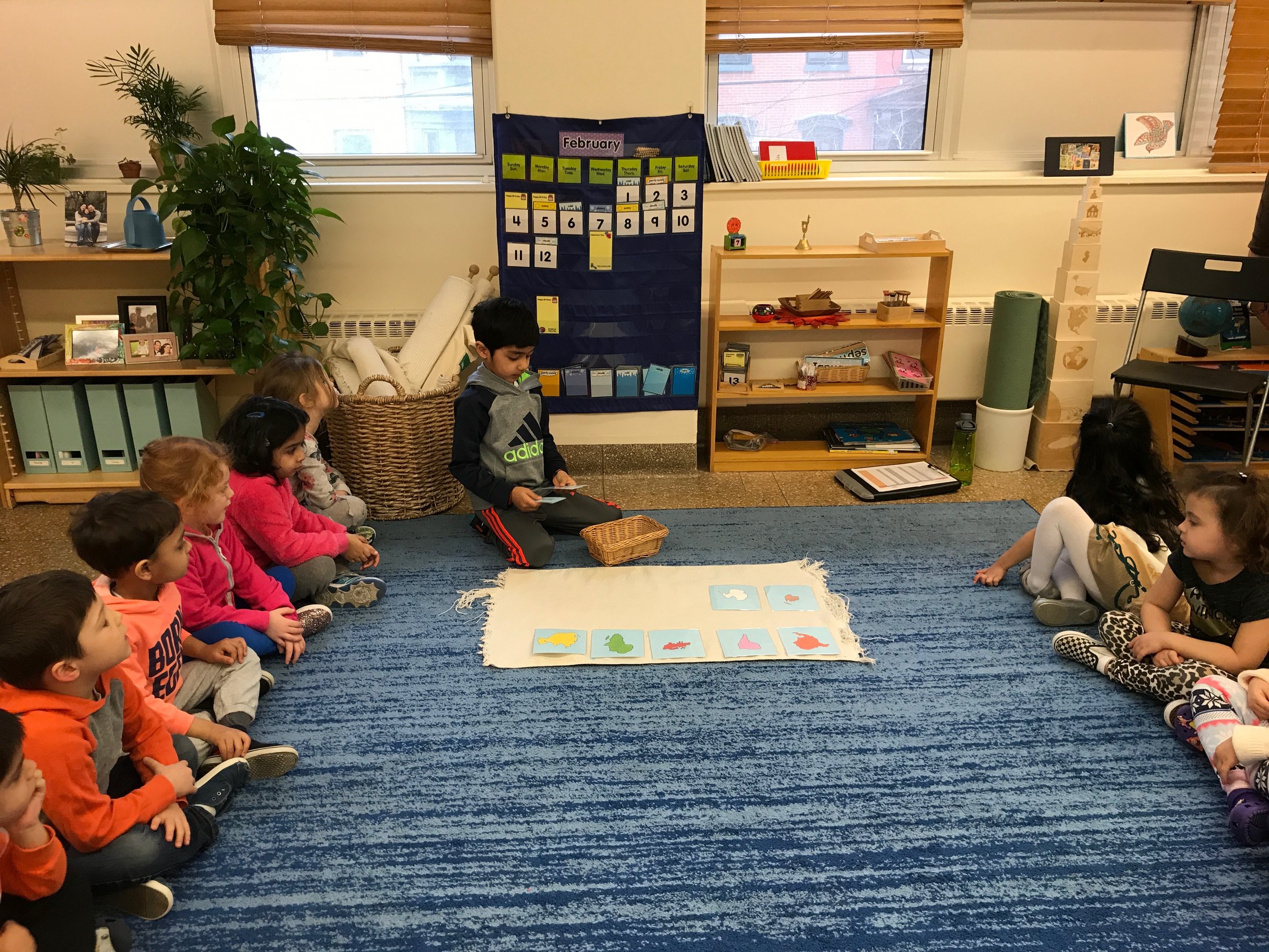 K friend giving a whole group lesson on 'Continents'