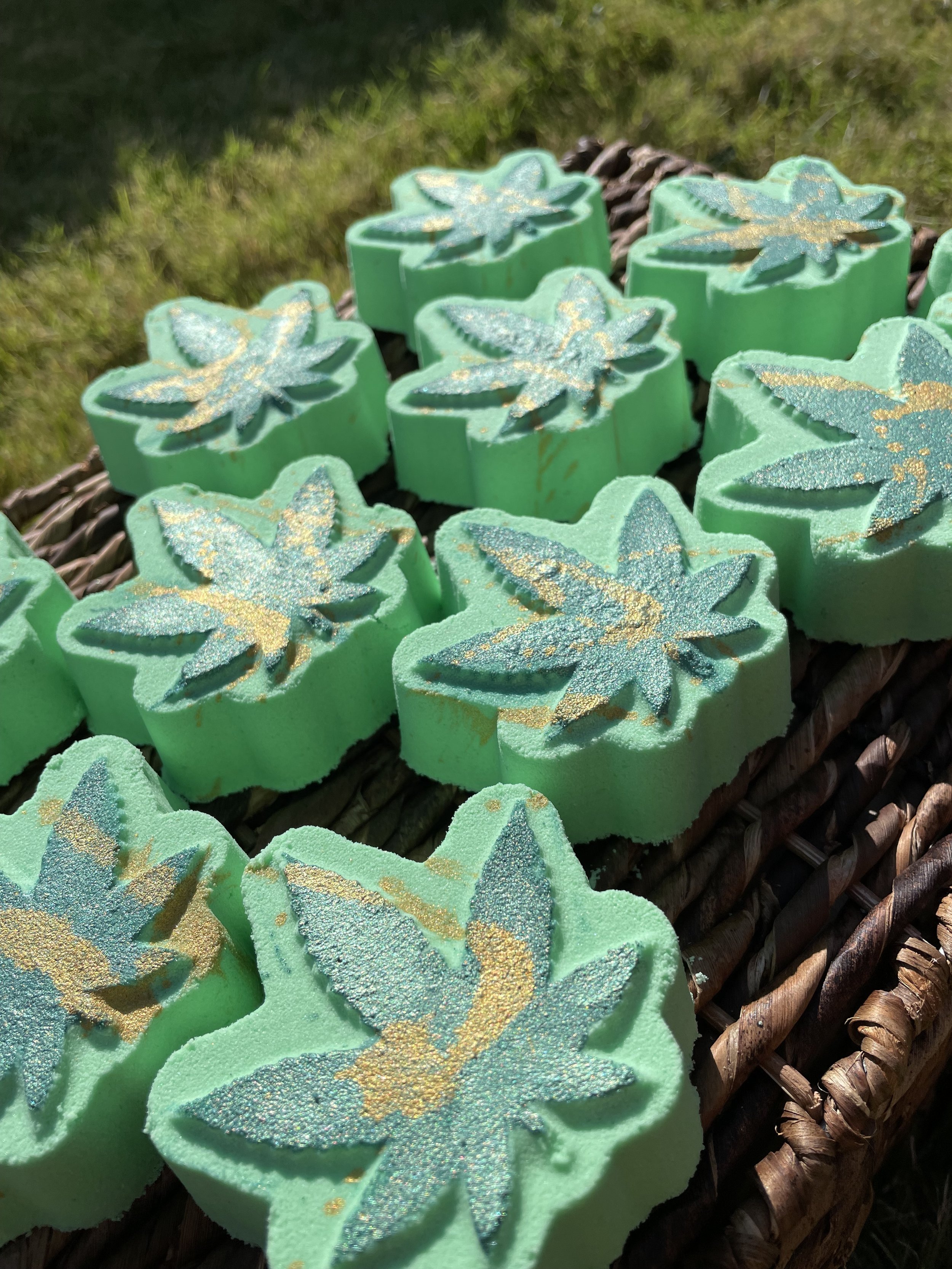 Leafy CBD Hydrating Bath Bombs