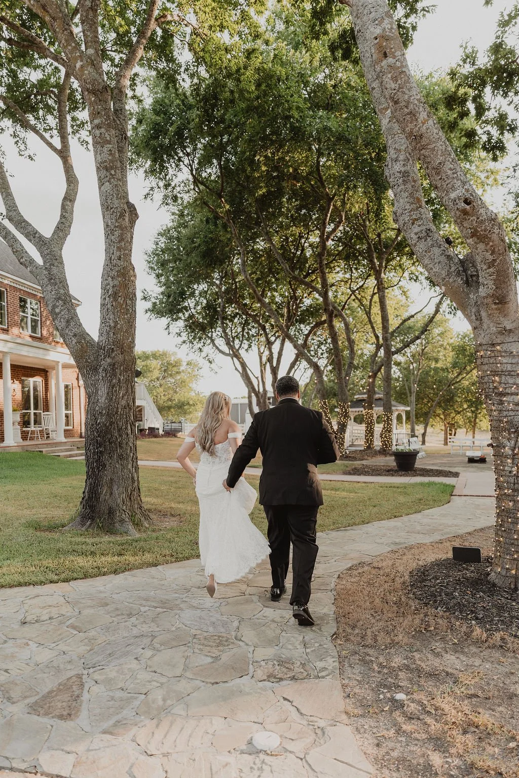 outdoor-wedding-venue-waxahachie-1.jpg