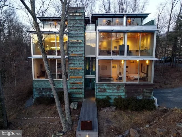 RARE Pick of the Week: 11 Edge of Woods Ln -- Hedgesville, WV