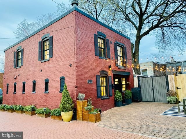 RARE Pick of the Week: 1 Derby Ln -- Capitol Hill, DC