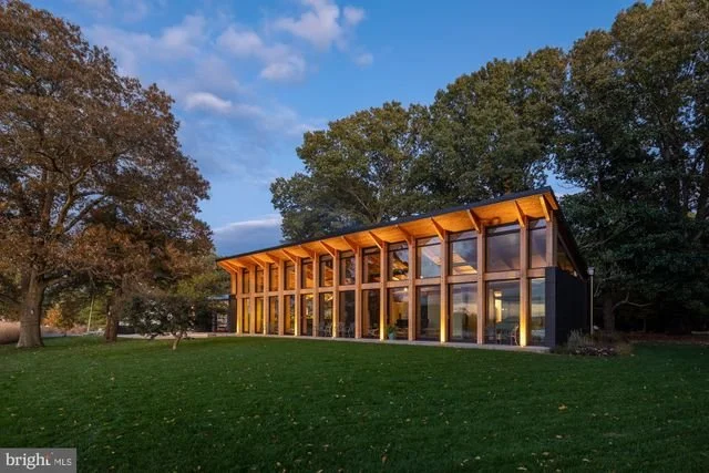 RARE Pick of the Week: 27950 Tred Avon Dr -- Easton, MD