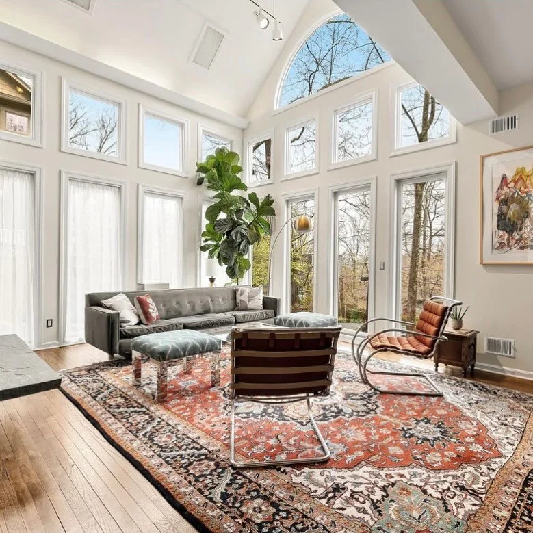 💜I mean, I give every listing my dedicated care and attention, but this one kinda sold itself. Having a music composition room? Come on! Too awesome. Scroll through to see it! 🎶
.
JUST SOLD and under contract in 5 days in Glen Echo Heights, MD: 520