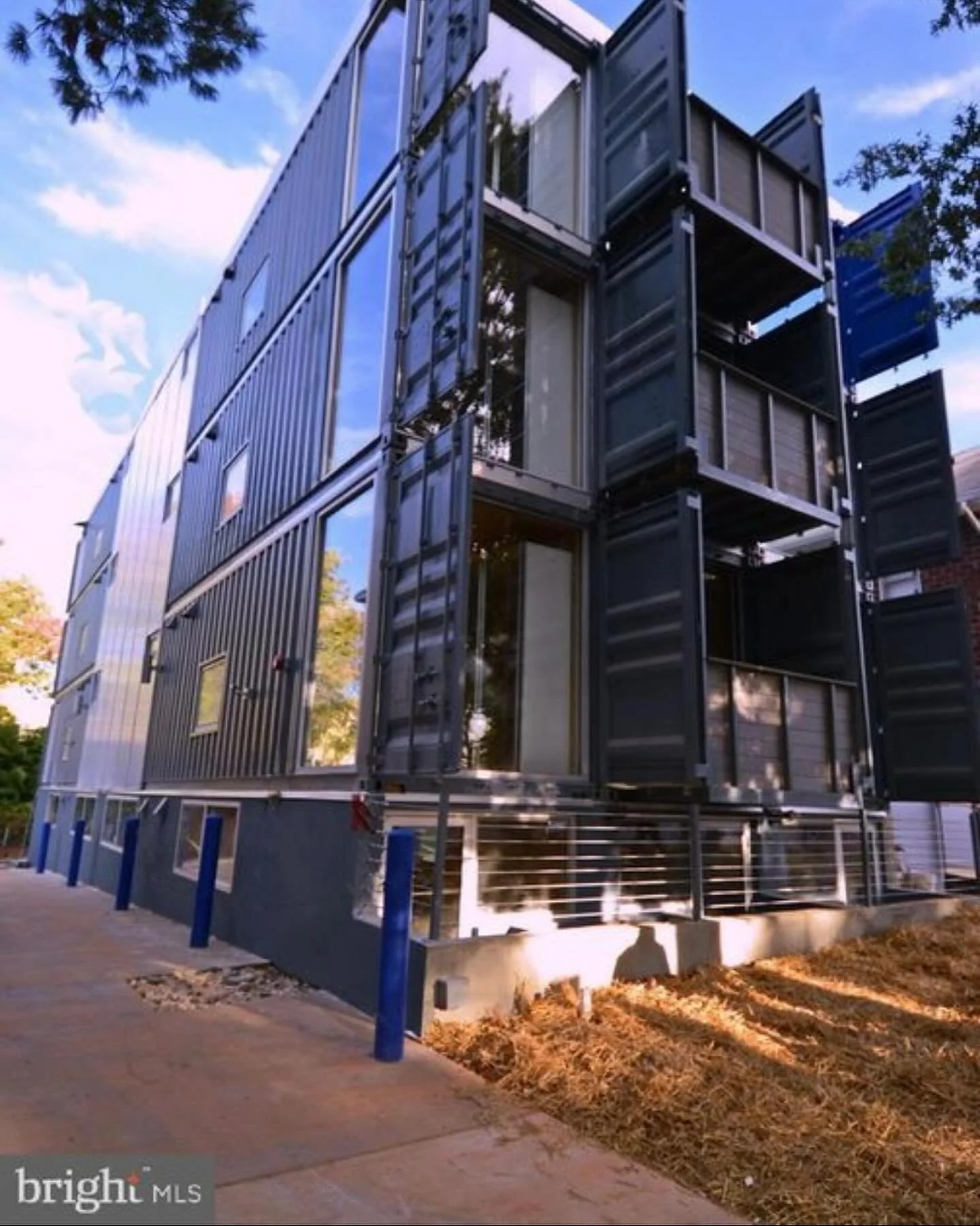 🗣️Hear ye hear ye! One of DC&rsquo;s first ever built shipping container apartment buildings is for sale! For $1 shy of $4m, you could get a super interesting investment building containing 24 bed / 24 bath in Brookland! Pool your money together, fo