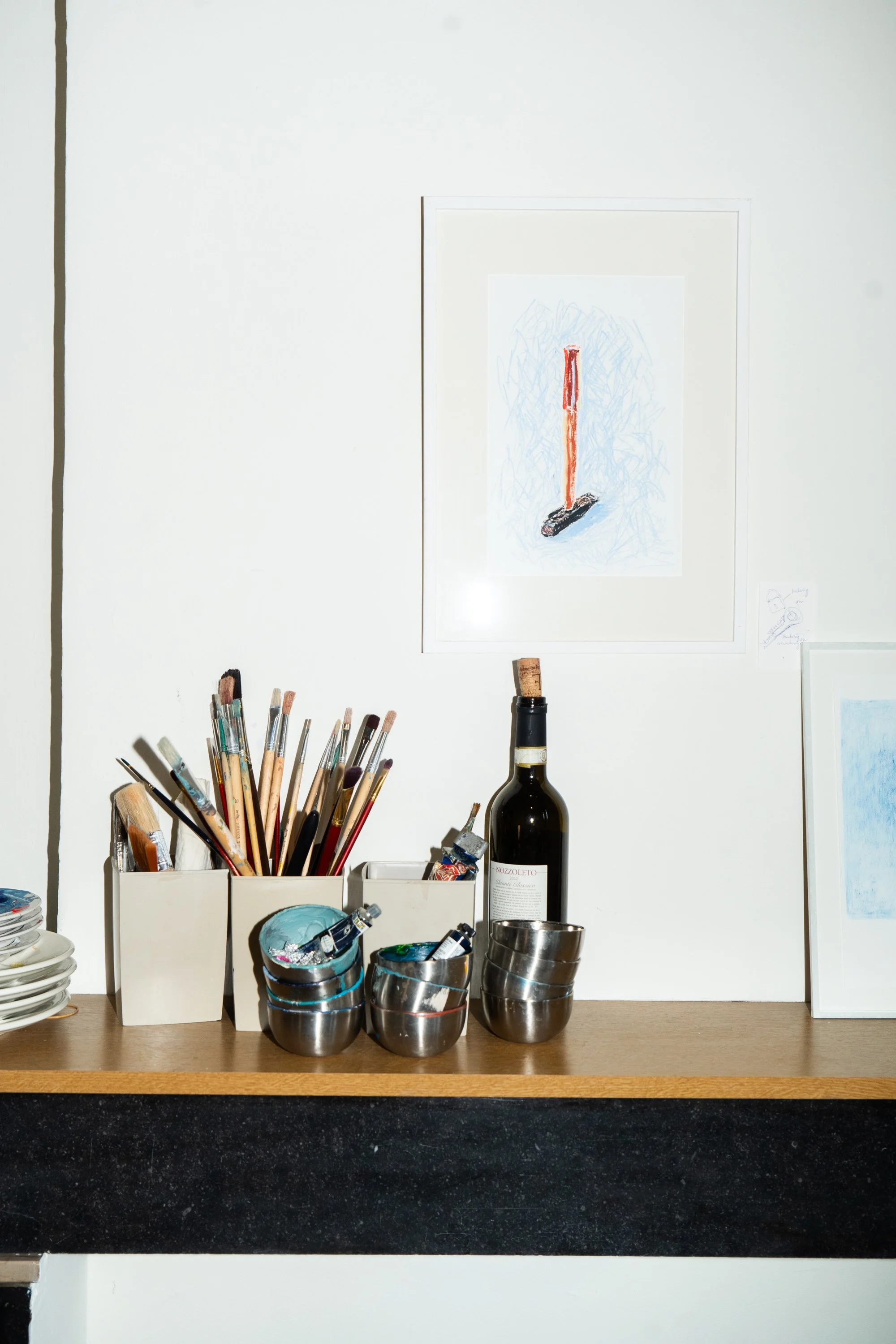 hamer
 
oliepastel op papier
 
21 x 29,7 cm
 
€ 240,- (ingekaderd)