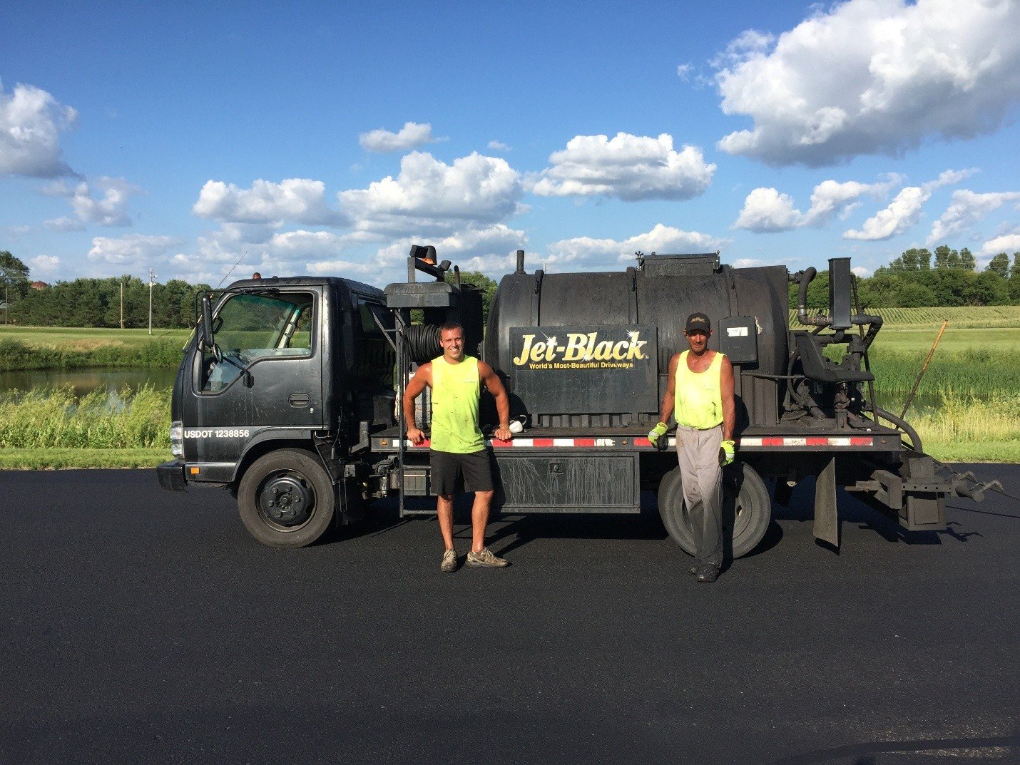 How To Hire a Commercial Asphalt Paving Contractor?