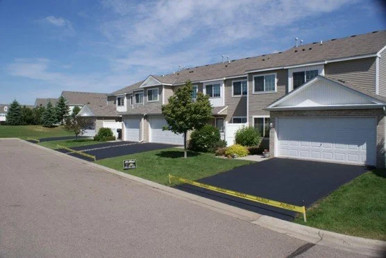 Who Does Asphalt Driveways Near Me? Here's What to Look For Before You Hire