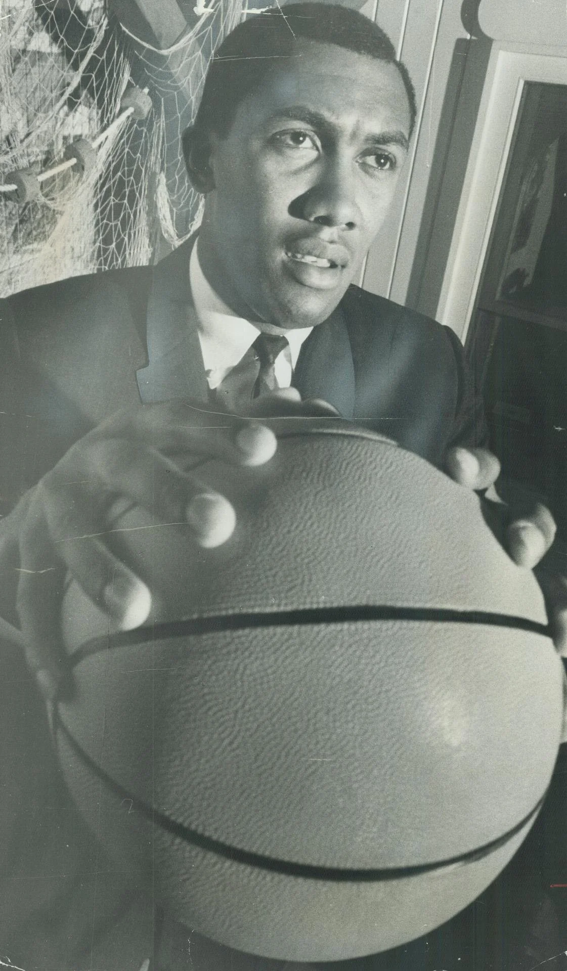   Heading into his first season with the Globetrotters, Fergie Jenkins had just wrapped the best season of his young baseball career, going 20-13 (with an incredible 20 complete games) with a 2.80 ERA and 236 strikeouts. This photo appeared in the Toronto Star on Nov. 20, 1967 in advance of a Globetrotter appearance at Maple Leaf Gardens. (Photo by Jeff Goode, Toronto Star, Digital Archive Ontario).  