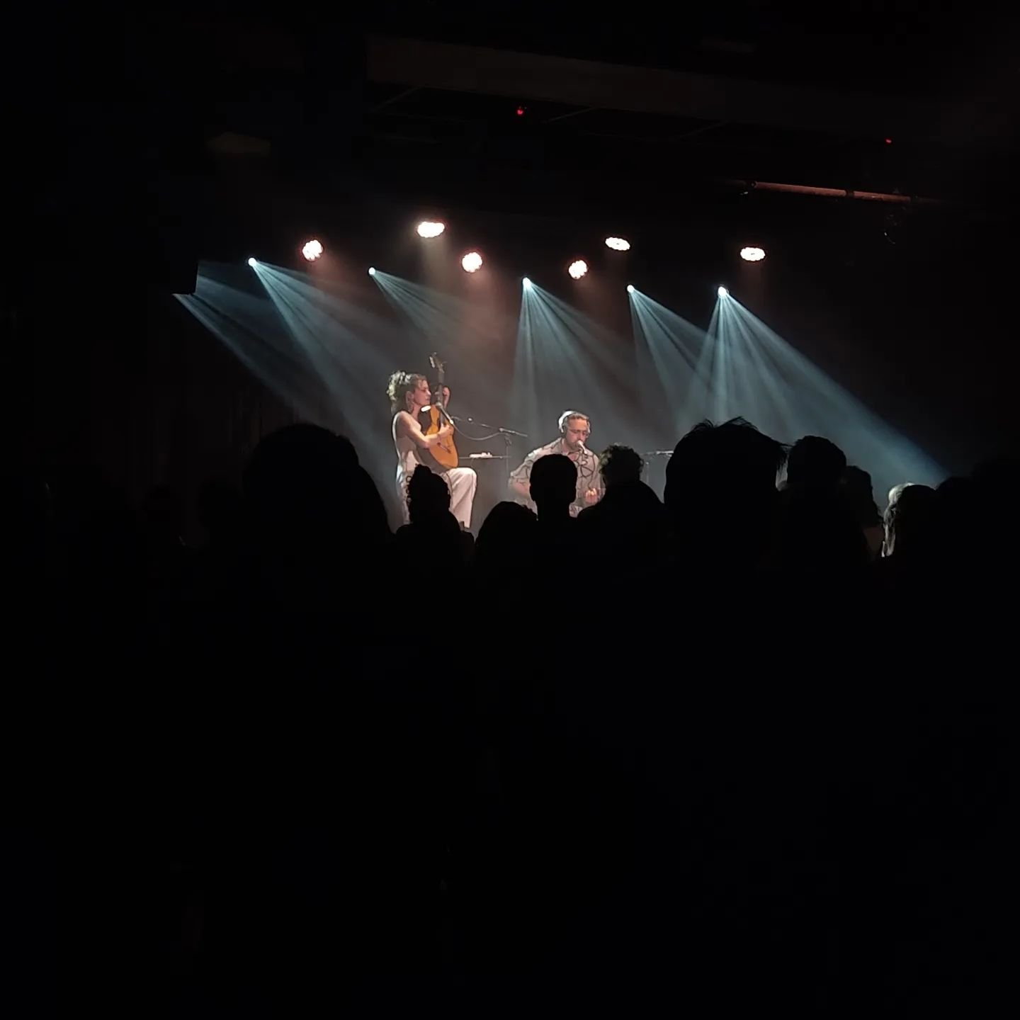 @jojetimariaribot a la 2 d' @sala_apolo dins del Festival @empremtesbcn presentant un disc que avui nom&eacute;s tenim uns pocs privilegiats. 

Els que no el teniu, haureu d'esperar a la tardor, quan el distribueixin digitalment, si no &eacute;s que 