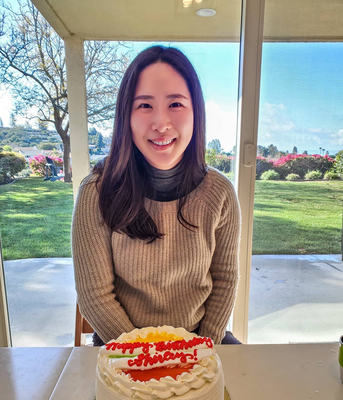 Today is my birthday and I want to take this opportunity to introduce myself! 

Huge thanks to @heeeyoungg for personally delivering my favorite Paradise Cake from @kingshawaiianbakery, a Torrance treasure (and also maker of my wedding cake 6 years a