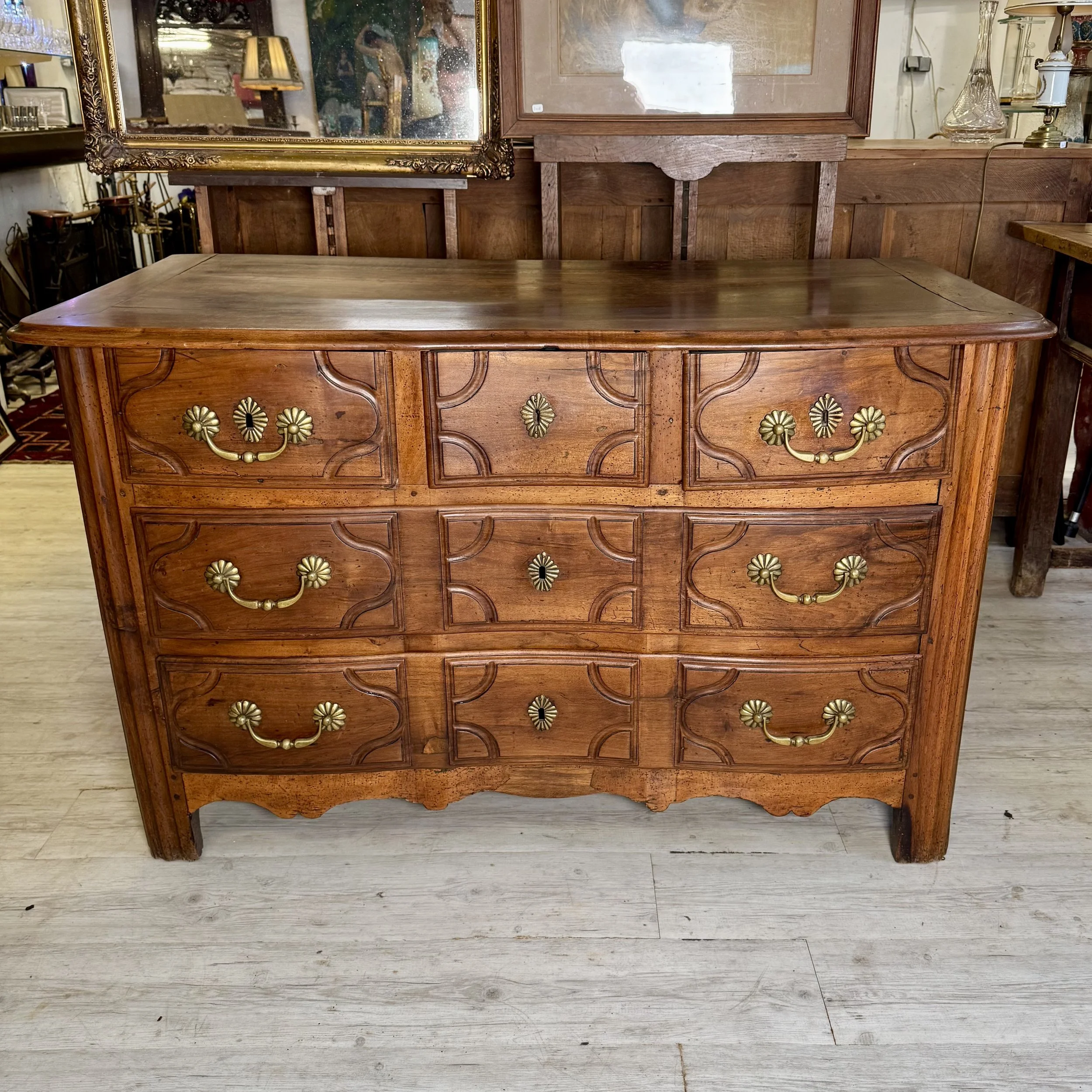 Commodes, Consoles, Coffres