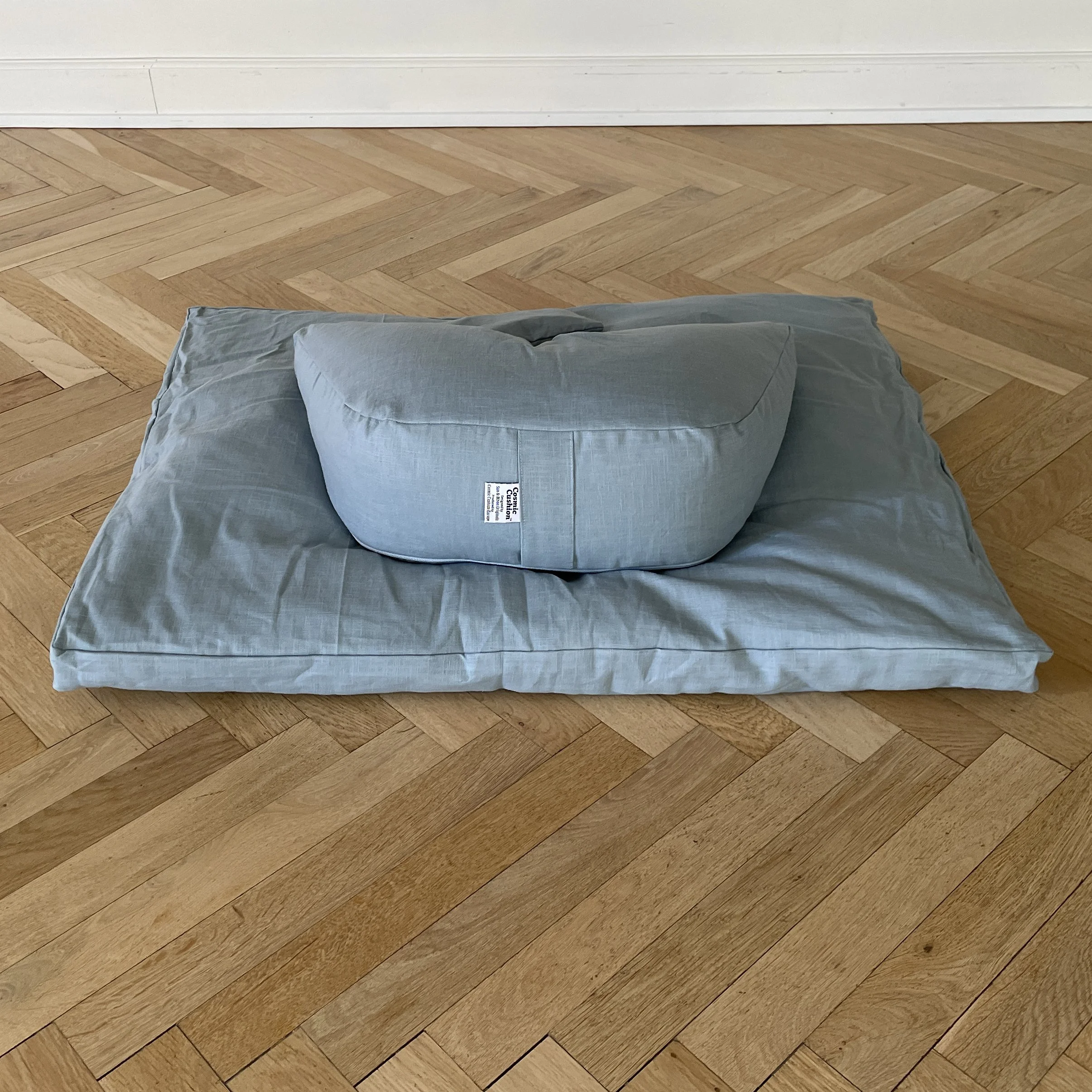 Light Blue_kvadrat_2022.JPG