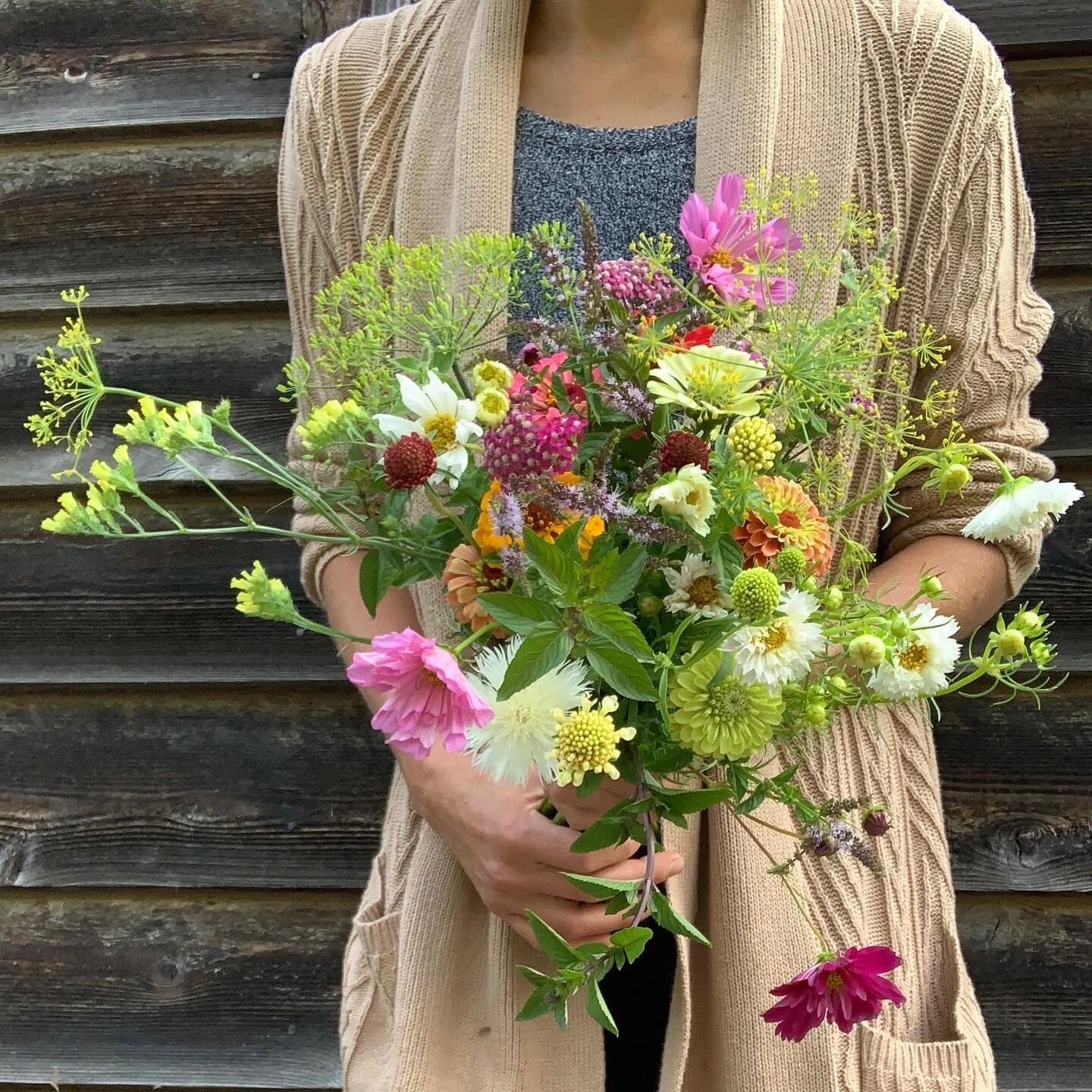 Thanks to all who came out to the swap on Monday, I had a blast and got really good items! (Gonna do a fall one too- look out for that date)

Stand opens at 2pm today.